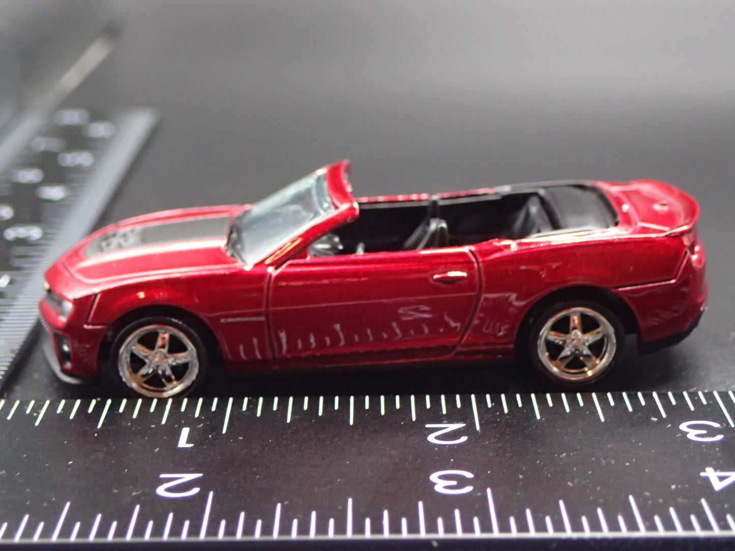 2013 CHEVY CHEVROLET CAMARO ZL1 CONVERTIBLE 1:64 SCALE DIORAMA DIECAST MODEL CAR