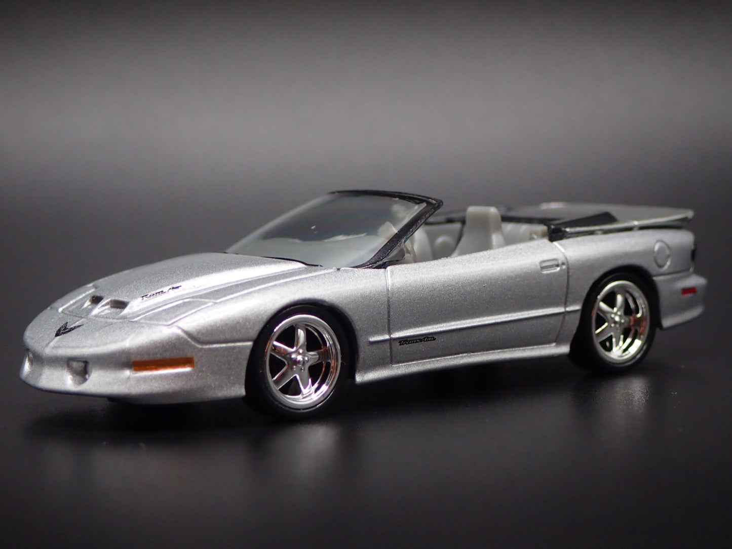 1997 97 PONTIAC FIREBIRD TA CONVERTIBLE 1:64 SCALE DIORAMA DIECAST MODEL CAR