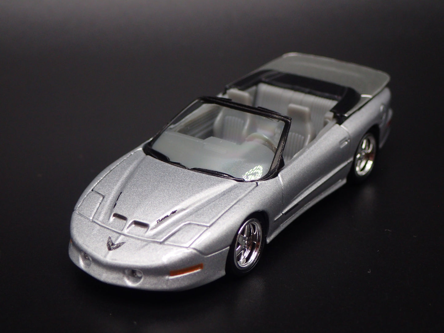 1997 97 PONTIAC FIREBIRD TA CONVERTIBLE 1:64 SCALE DIORAMA DIECAST MODEL CAR