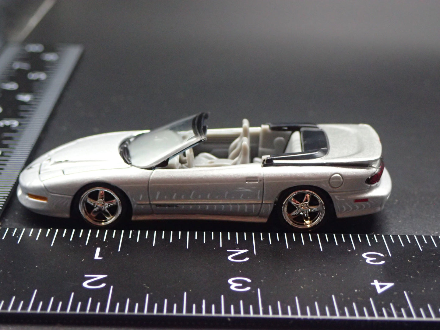 1997 97 PONTIAC FIREBIRD TA CONVERTIBLE 1:64 SCALE DIORAMA DIECAST MODEL CAR