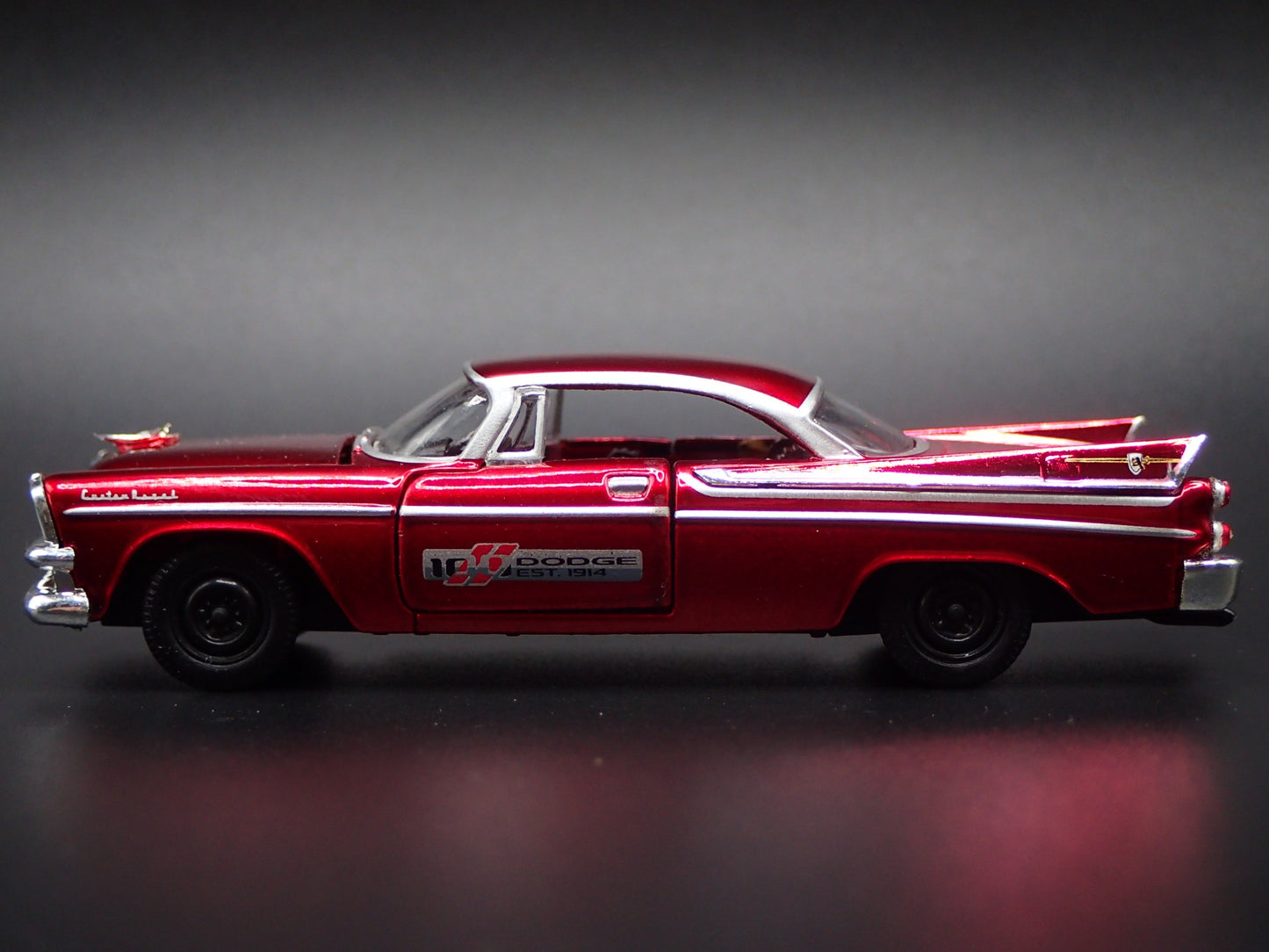 1957 57 DODGE CUSTOM ROYAL LANCER D500 1:64 SCALE COLLECTIBLE DIECAST MODEL CAR