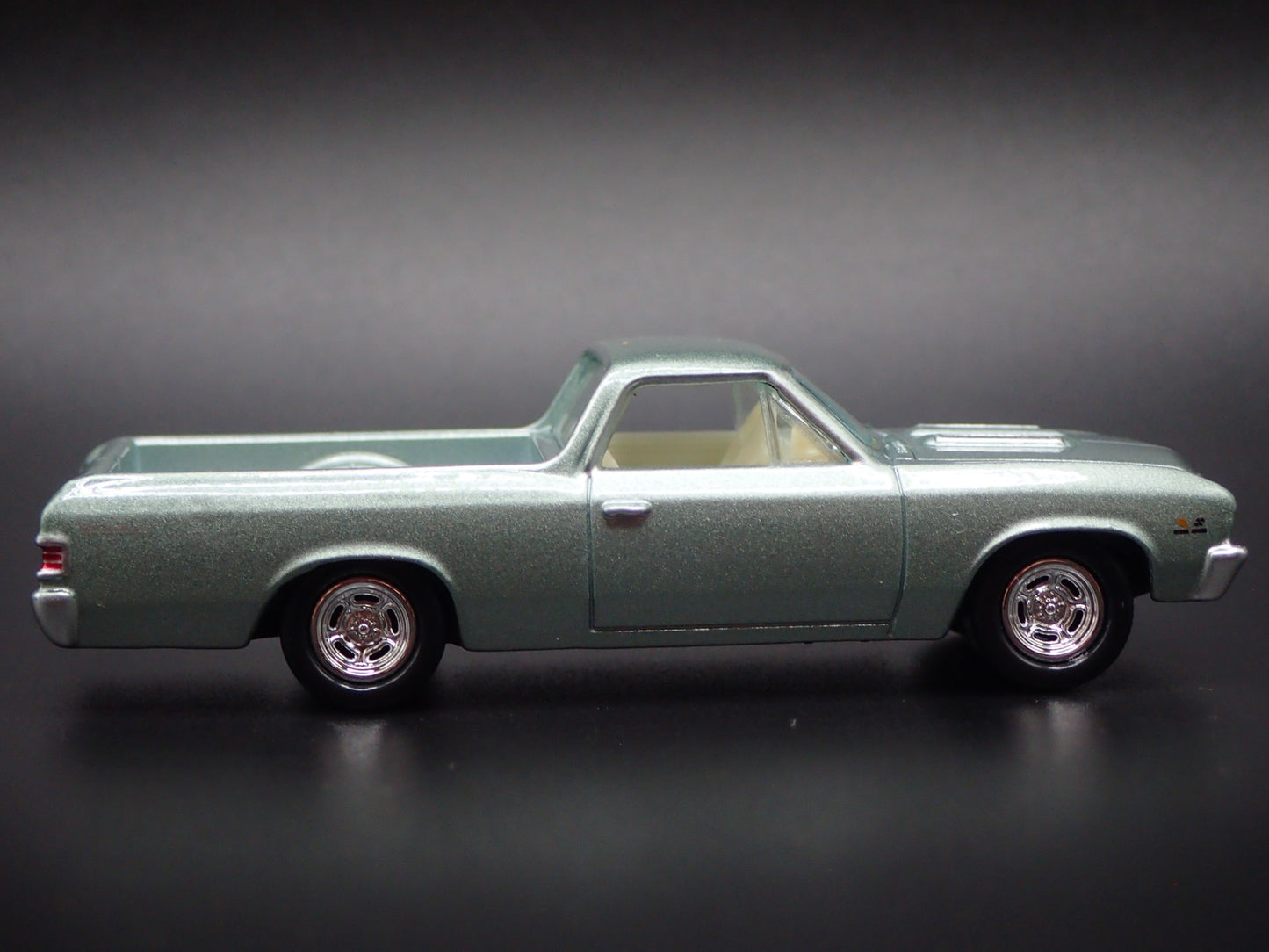 1967 67 CHEVY CHEVROLET EL CAMINO SS GREEN 1:64 SCALE DIORAMA DIECAST MODEL CAR