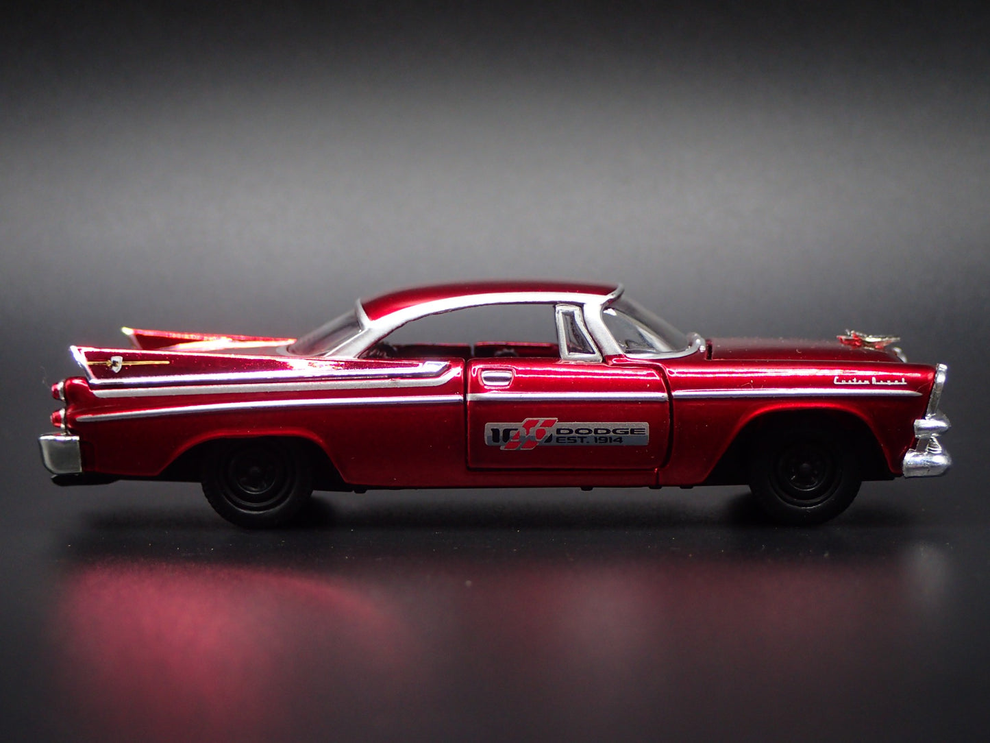 1957 57 DODGE CUSTOM ROYAL LANCER D500 1:64 SCALE COLLECTIBLE DIECAST MODEL CAR