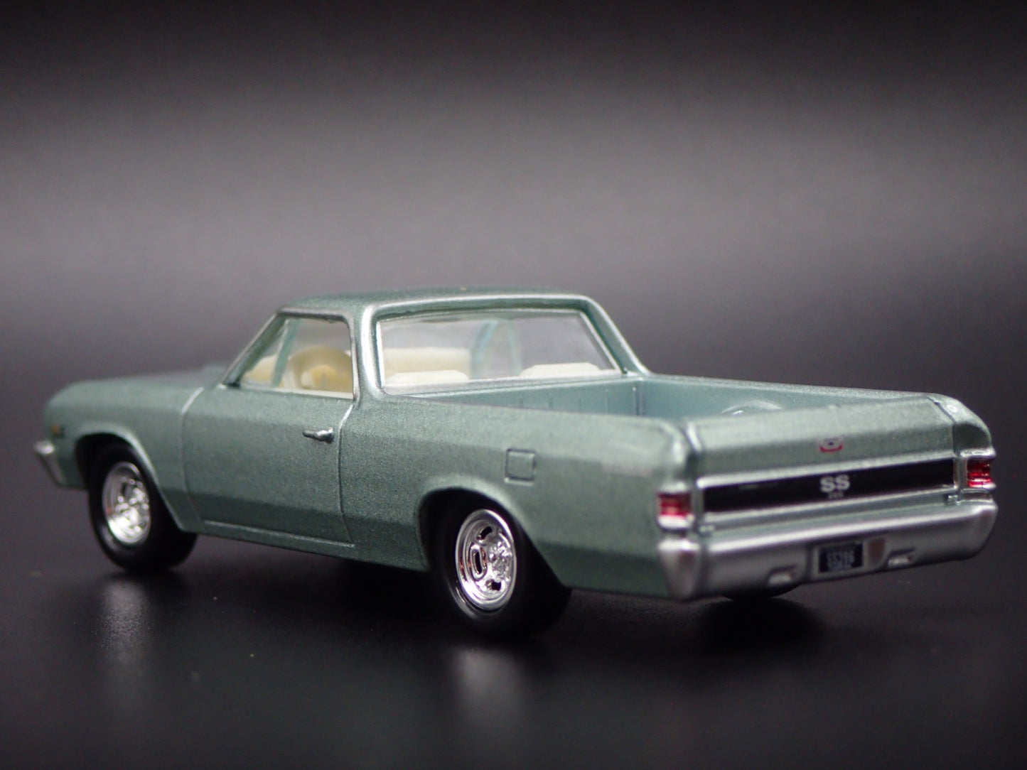 1967 67 CHEVY CHEVROLET EL CAMINO SS GREEN 1:64 SCALE DIORAMA DIECAST MODEL CAR