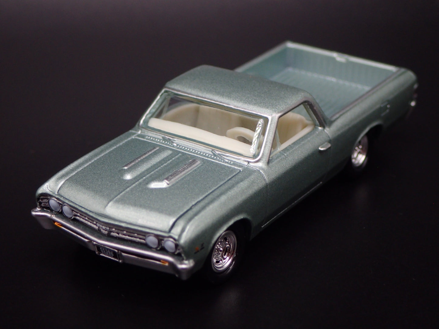 1967 67 CHEVY CHEVROLET EL CAMINO SS GREEN 1:64 SCALE DIORAMA DIECAST MODEL CAR
