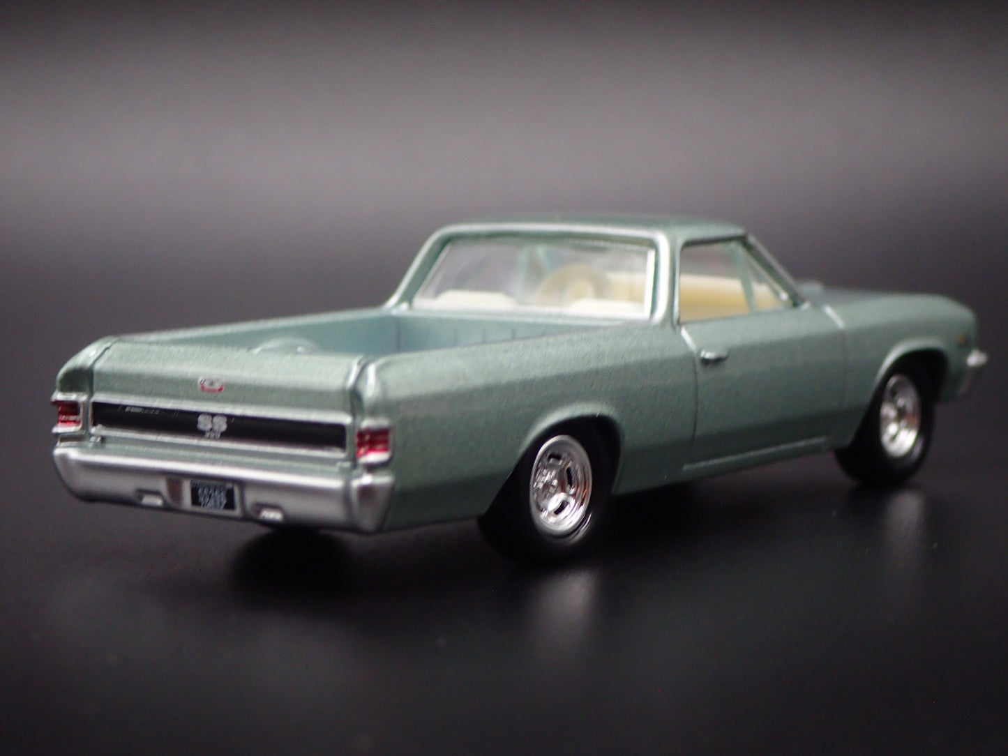 1967 67 CHEVY CHEVROLET EL CAMINO SS GREEN 1:64 SCALE DIORAMA DIECAST MODEL CAR