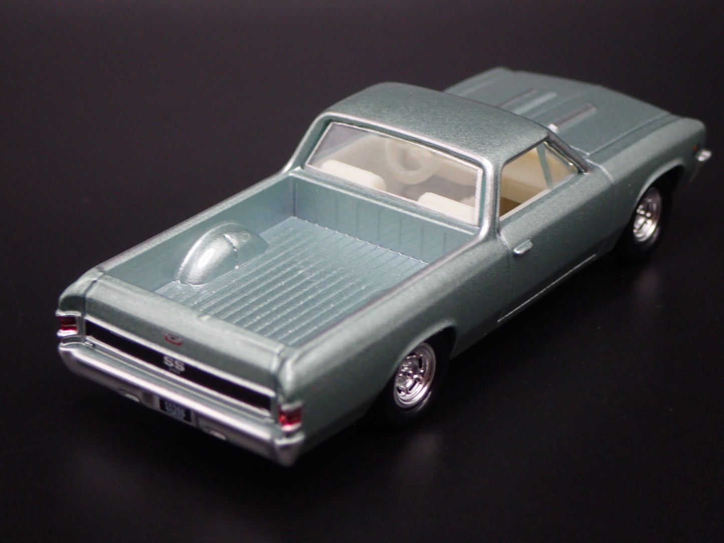 1967 67 CHEVY CHEVROLET EL CAMINO SS GREEN 1:64 SCALE DIORAMA DIECAST MODEL CAR