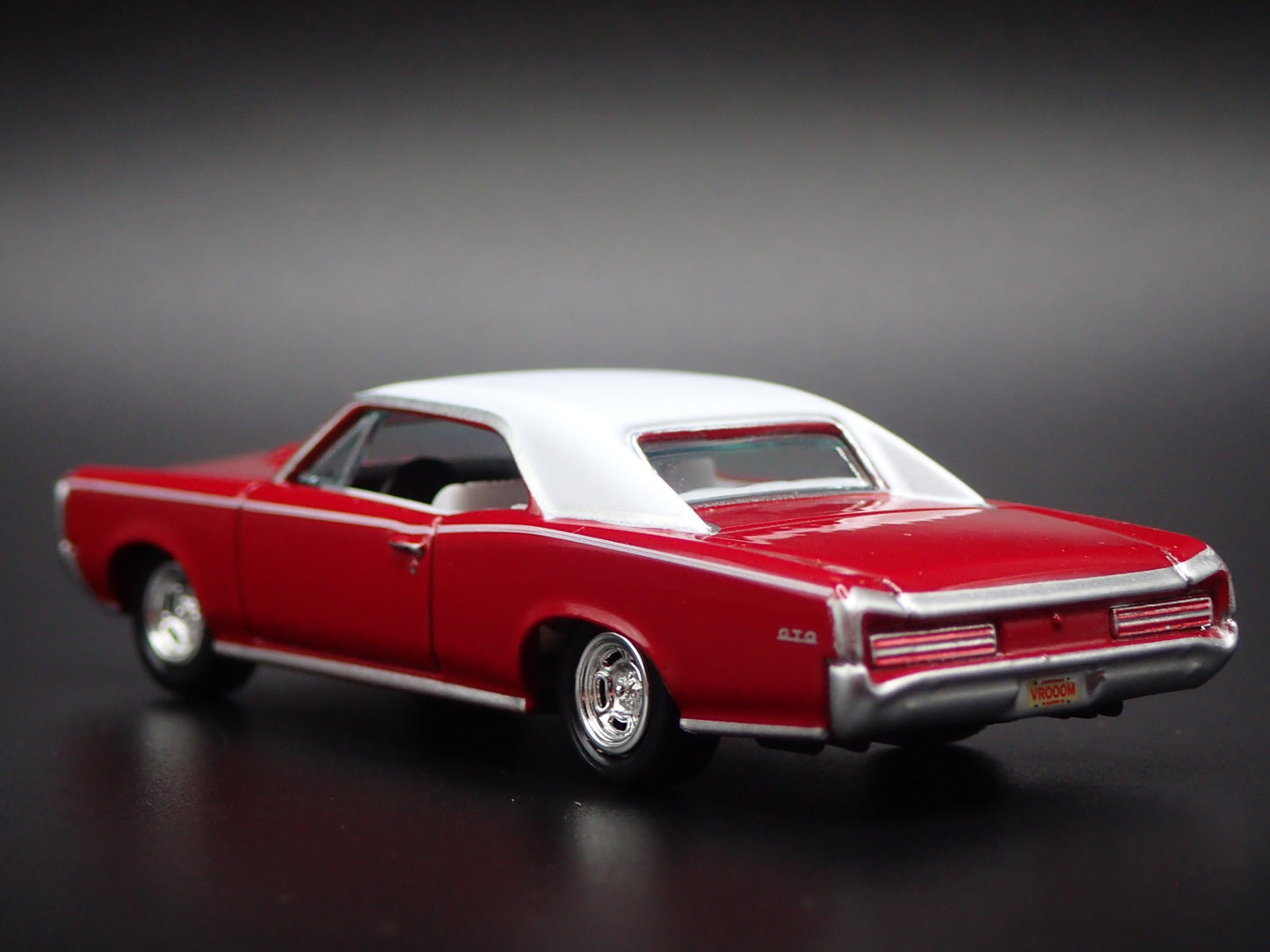 1966 66 PONTIAC GTO MUSCLE CAR 1/64 SCALE COLLECTIBLE DIORAMA DIECAST MODEL CAR