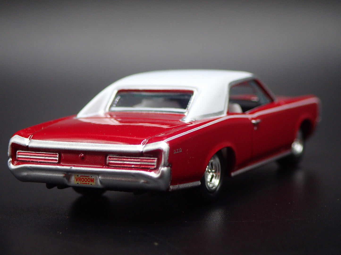 1966 66 PONTIAC GTO MUSCLE CAR 1/64 SCALE COLLECTIBLE DIORAMA DIECAST MODEL CAR