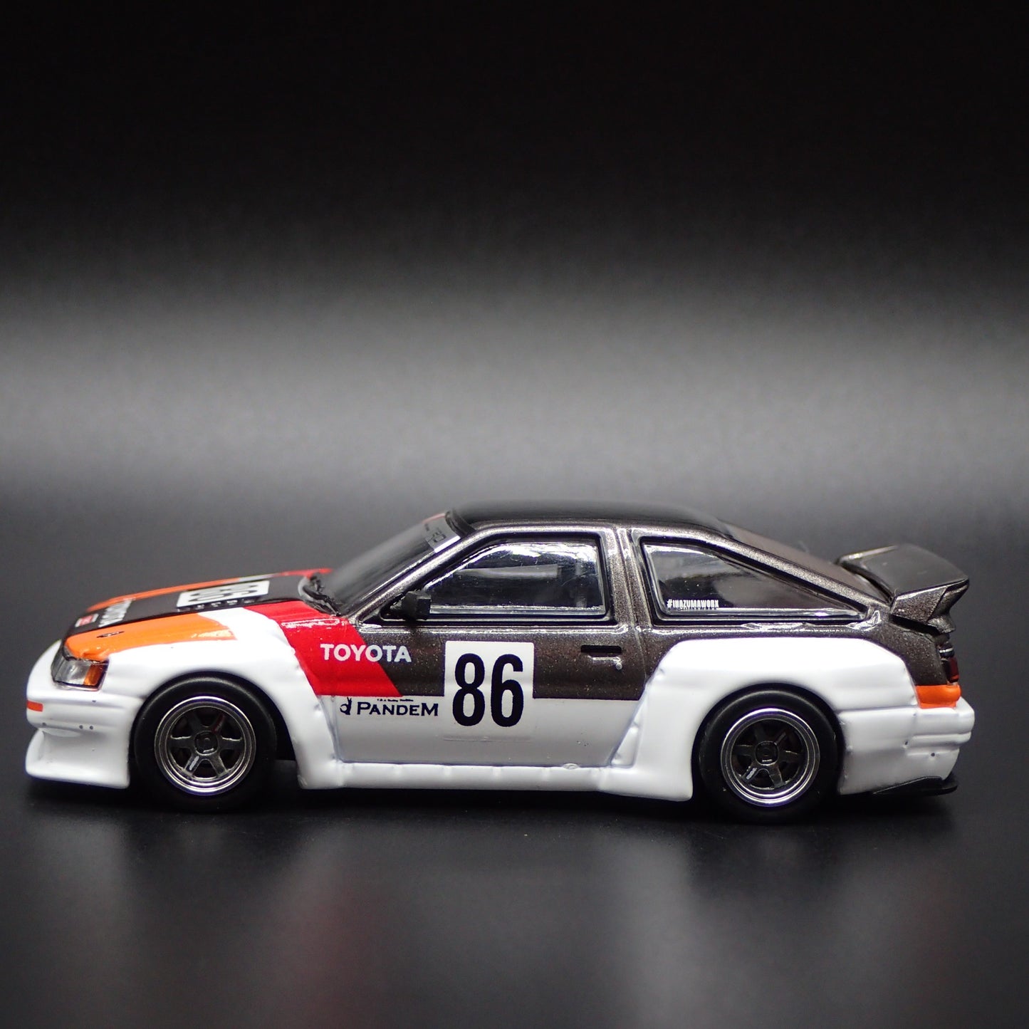 1983-1987 TOYOTA COROLLA AE86 LEVIN PANDEM ROCKET BUNNY 1/64 DIECAST MODEL CAR