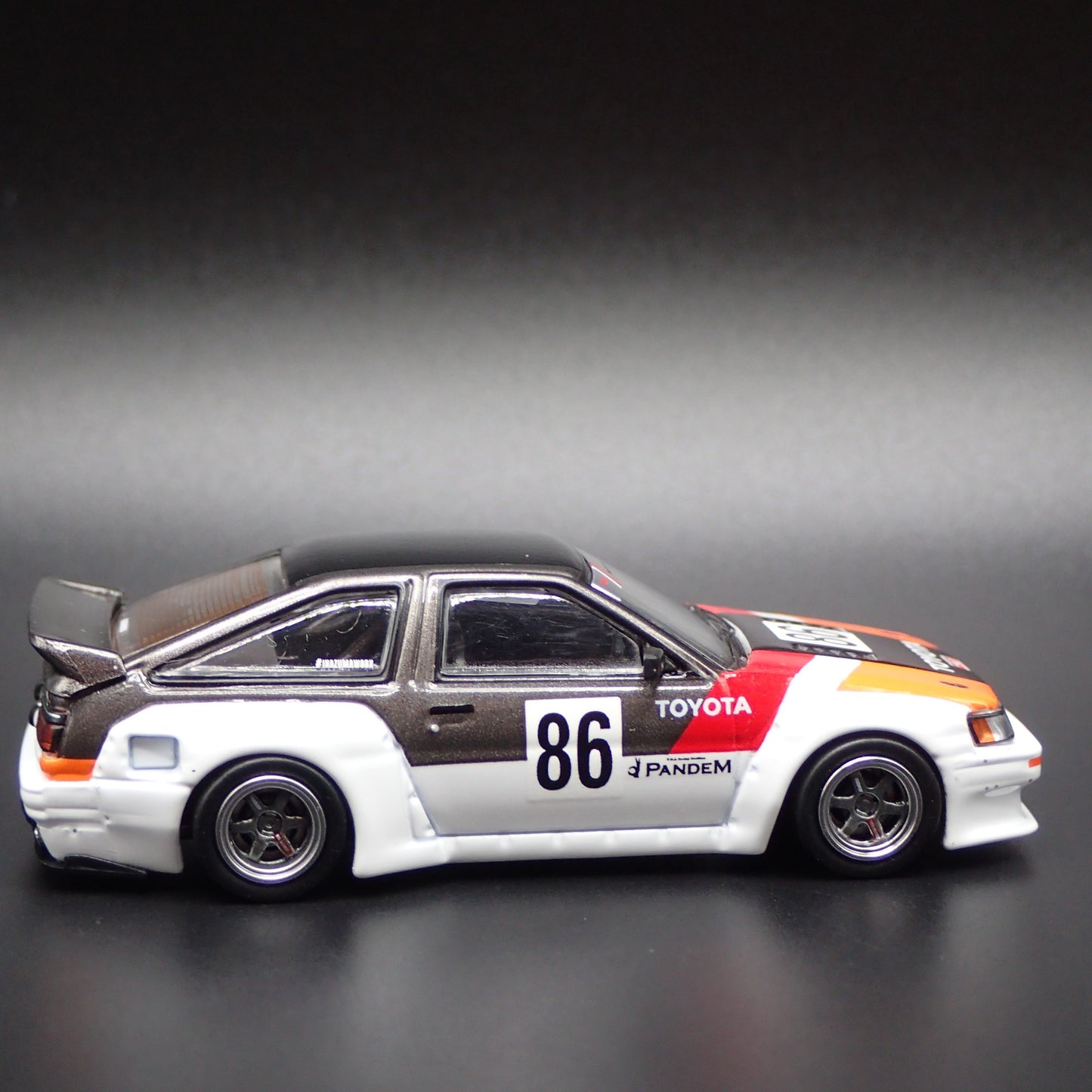 1983-1987 TOYOTA COROLLA AE86 LEVIN PANDEM ROCKET BUNNY 1/64 DIECAST MODEL CAR
