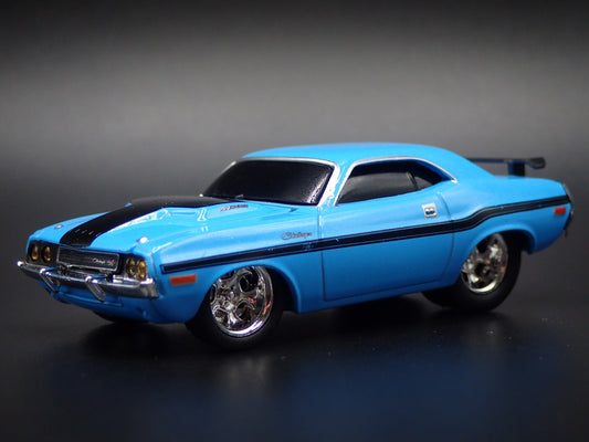 1970 70 DODGE CHALLENGER RT 383 1:64 SCALE COLLECTIBLE DIORAMA DIECAST MODEL CAR