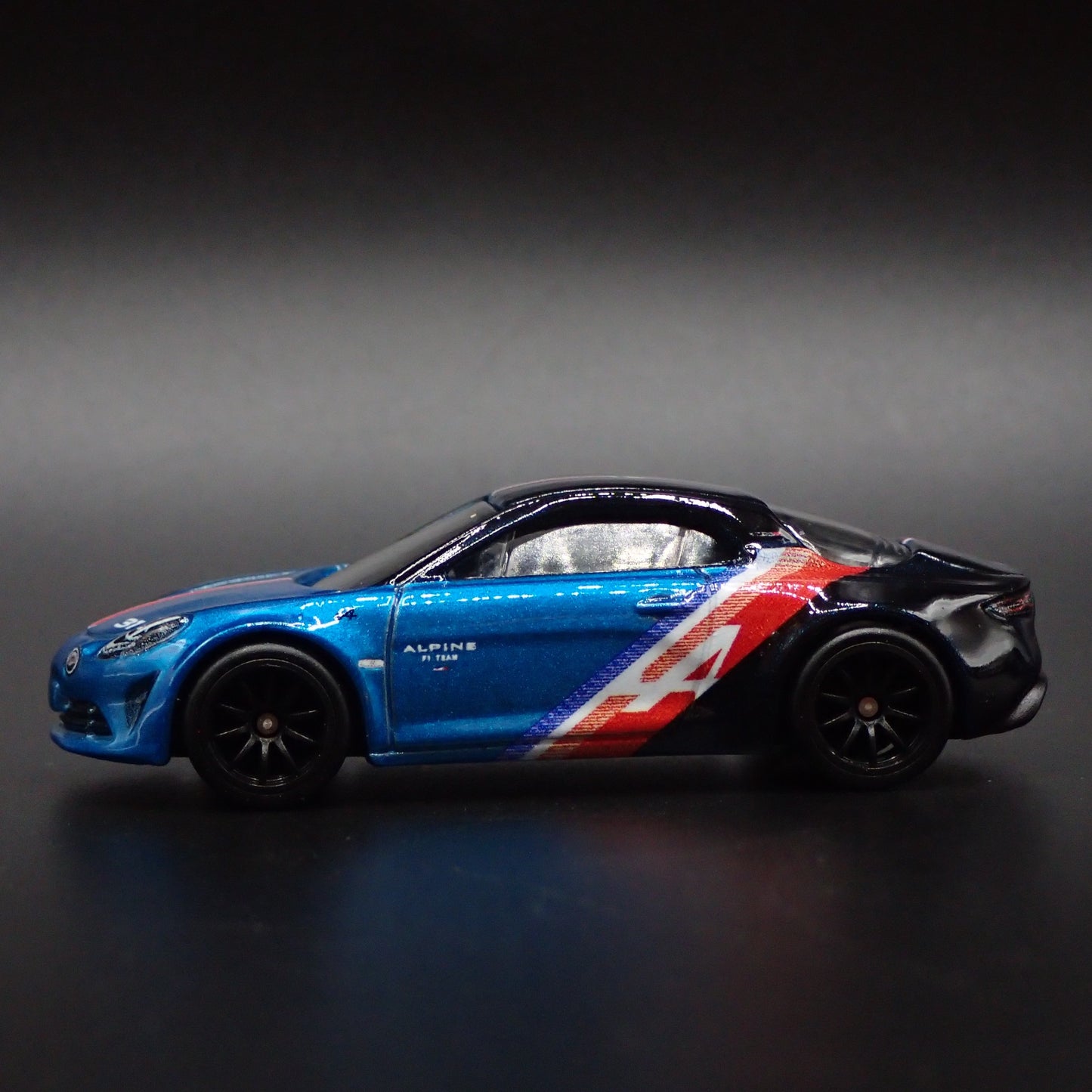 2017-2025 ALPINE A110 BLUE 1:64 SCALE COLLECTIBLE DIORAMA DIECAST MODEL CAR