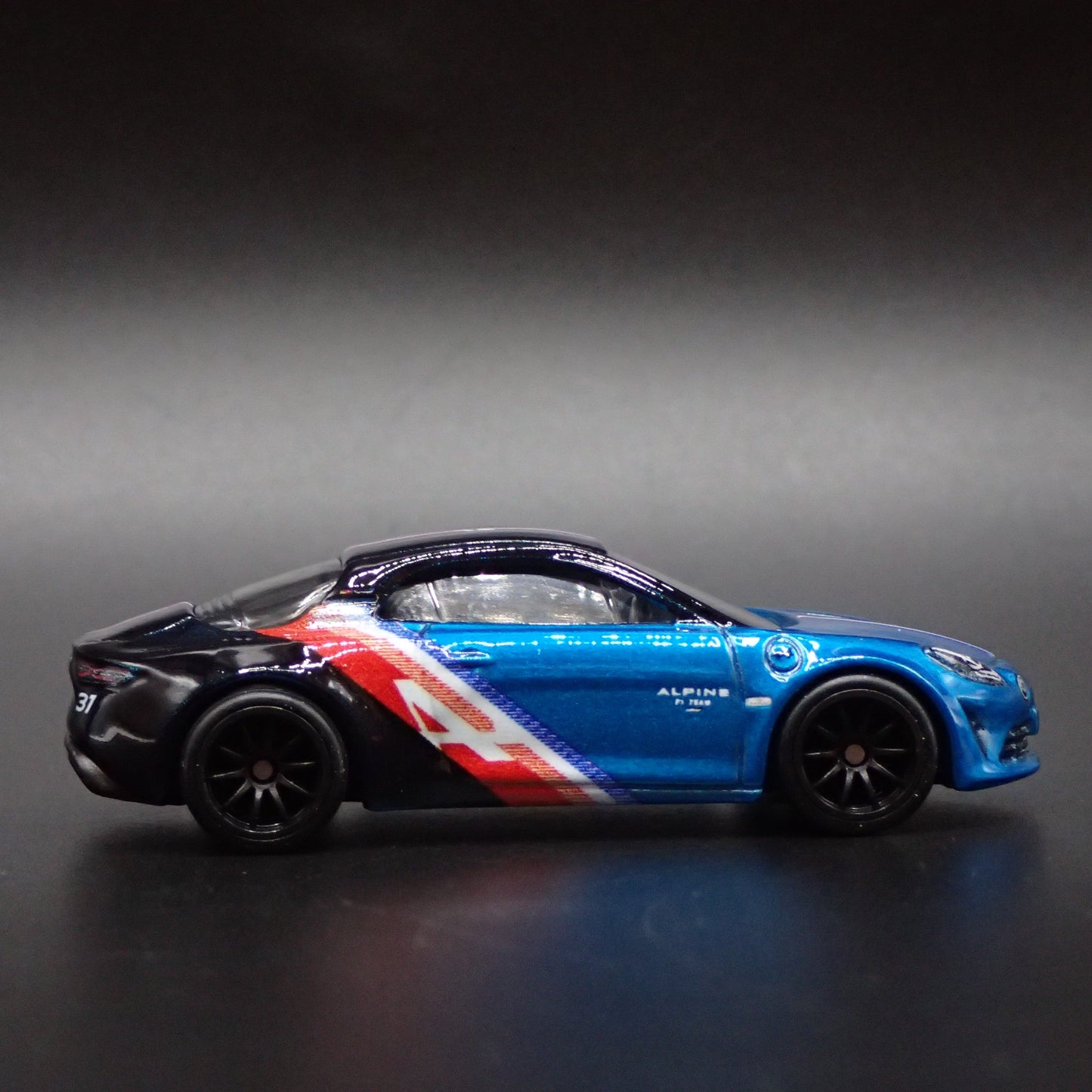 2017-2025 ALPINE A110 BLUE 1:64 SCALE COLLECTIBLE DIORAMA DIECAST MODEL CAR