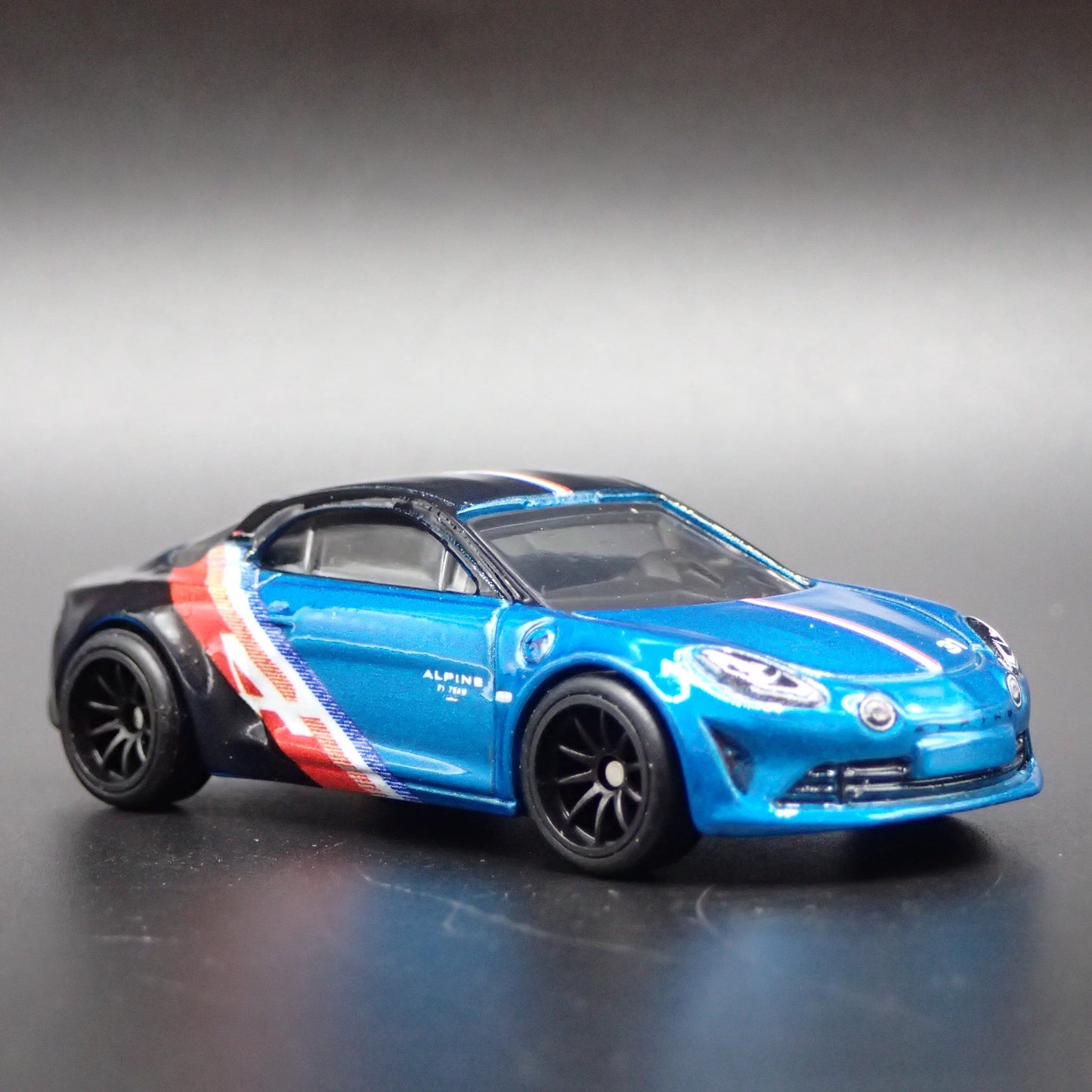 2017-2025 ALPINE A110 BLUE 1:64 SCALE COLLECTIBLE DIORAMA DIECAST MODEL CAR