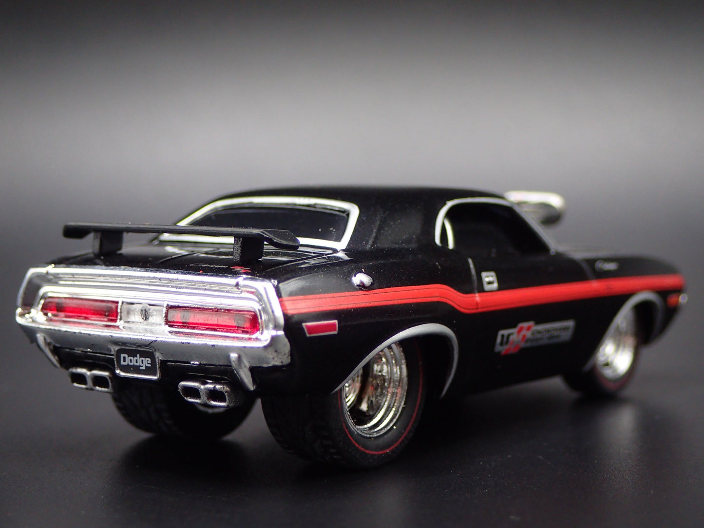 1970 70 DODGE CHALLENGER RT BLK 1:64 SCALE COLLECTIBLE DIORAMA DIECAST MODEL CAR