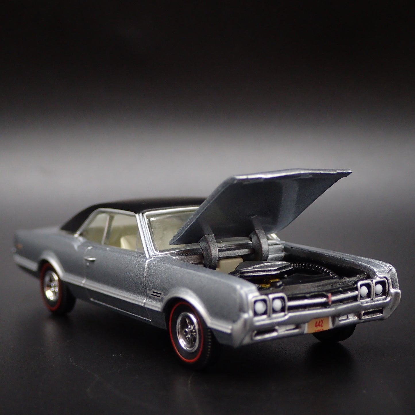 1966 66 OLDS OLDSMOBILE 442 1/64 SCALE COLLECTIBLE DIORAMA DIECAST MODEL CAR