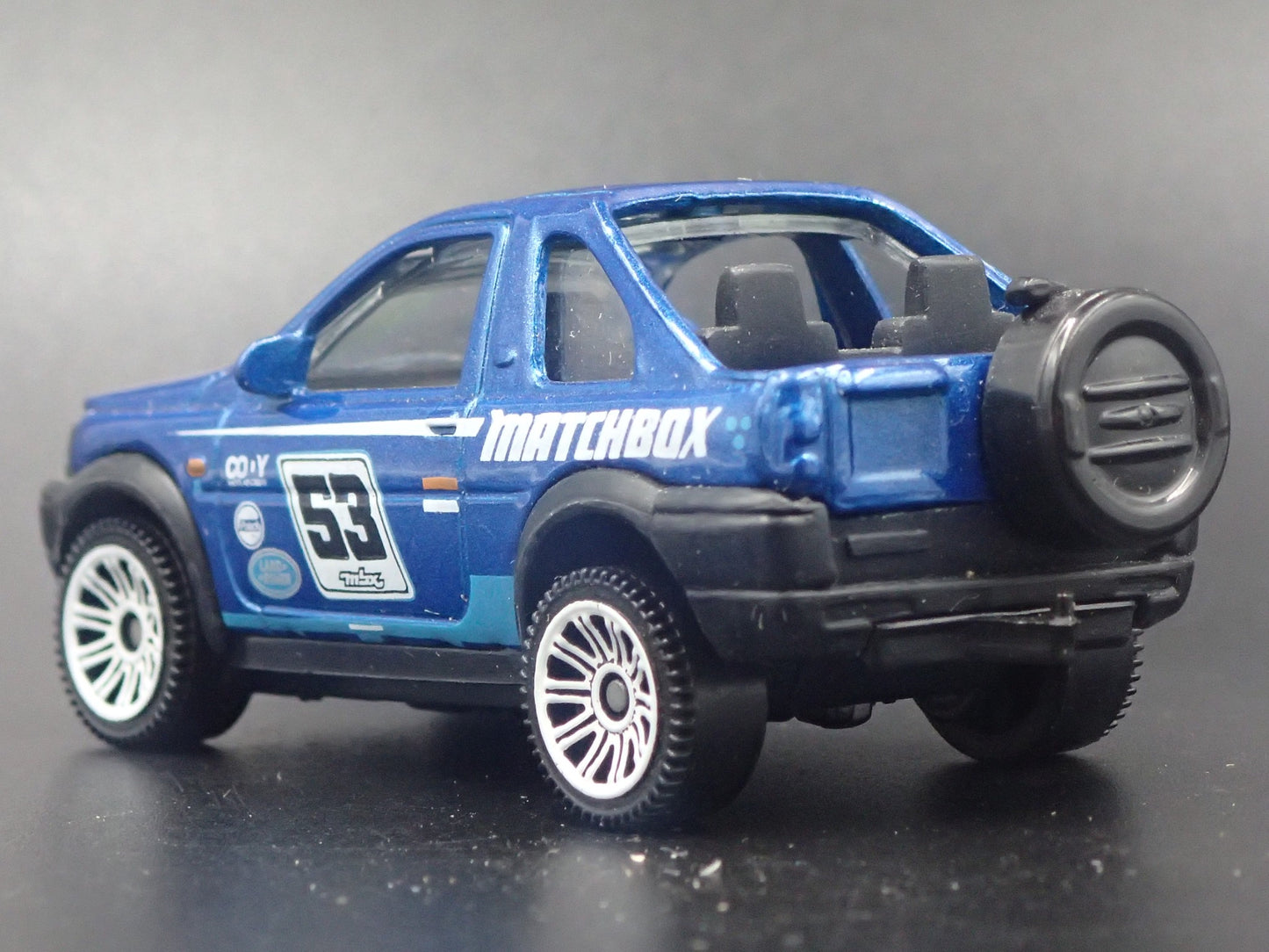 1997-2006 LAND ROVER FREELANDER 1/64 SCALE COLLECTIBLE DIORAMA DIECAST MODEL CAR