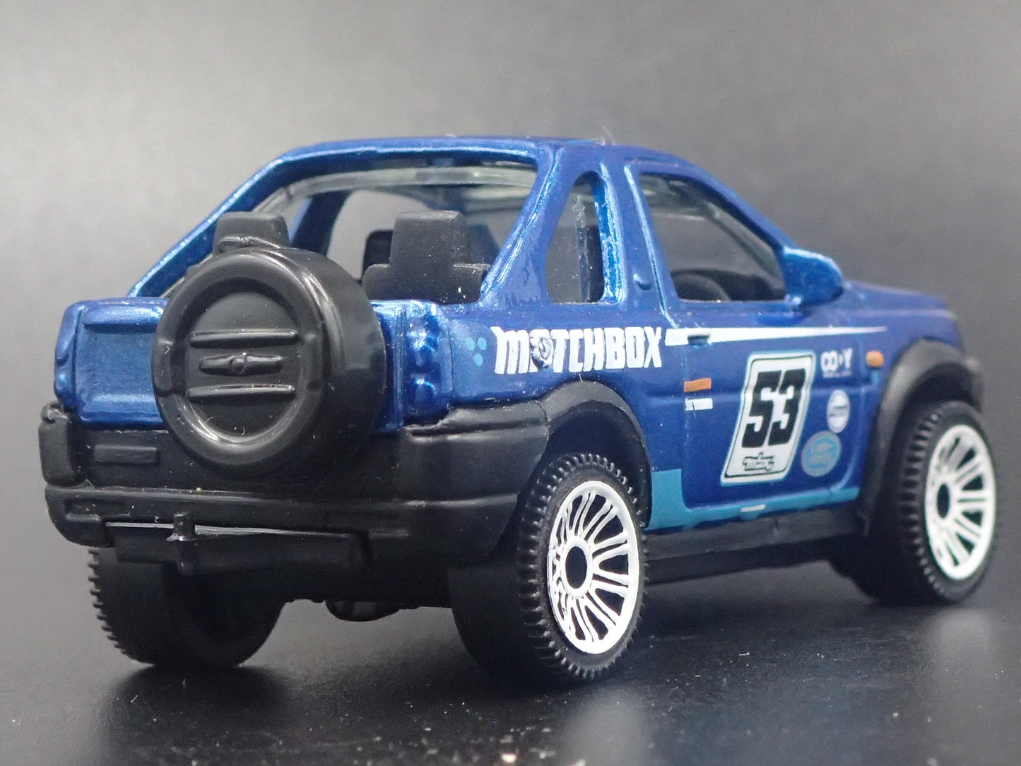 1997-2006 LAND ROVER FREELANDER 1/64 SCALE COLLECTIBLE DIORAMA DIECAST MODEL CAR