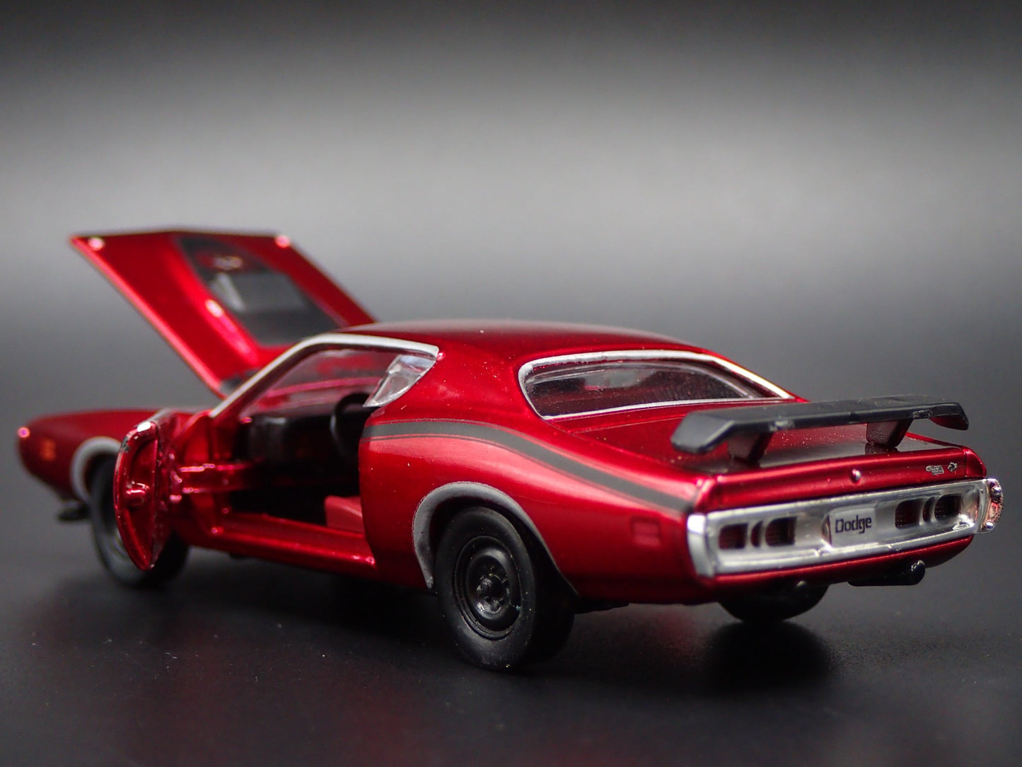 1971 71 DODGE CHARGER SUPER BEE RED RARE 1:64 SCALE DIORAMA DIECAST MODEL CAR