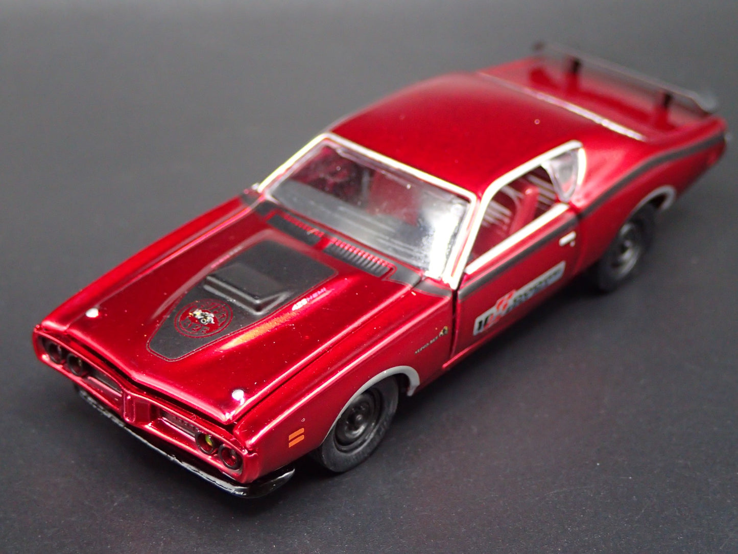 1971 71 DODGE CHARGER SUPER BEE RED RARE 1:64 SCALE DIORAMA DIECAST MODEL CAR