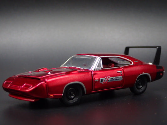 1969 69 DODGE CHARGER DAYTONA 1:64 SCALE COLLECTIBLE DIORAMA DIECAST MODEL CAR