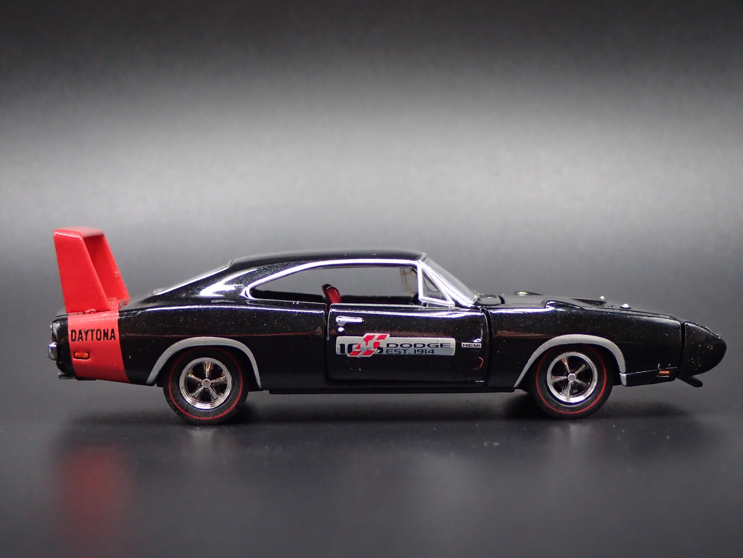 1969 69 DODGE CHARGER DAYTONA HEMI BLK 1:64 SCALE COLLECTIBLE DIECAST MODEL CAR