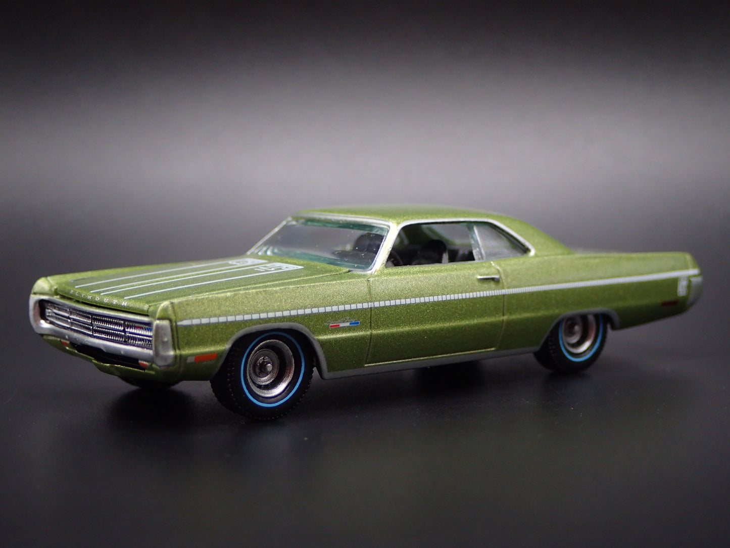 1971 71 PLYMOUTH SPORT FURY GT GREEN 1/64 SCALE DIORAMA DIECAST MODEL CAR