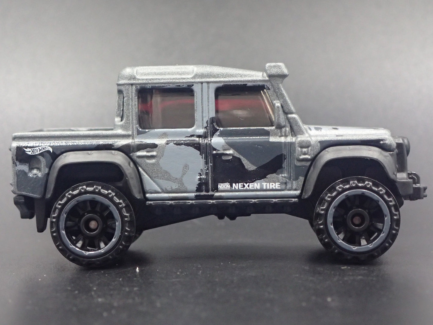 1990-2016 LAND ROVER DEFENDER DOUBLE CAB PICKUP 1/64 SCALE DIECAST MODEL CAR