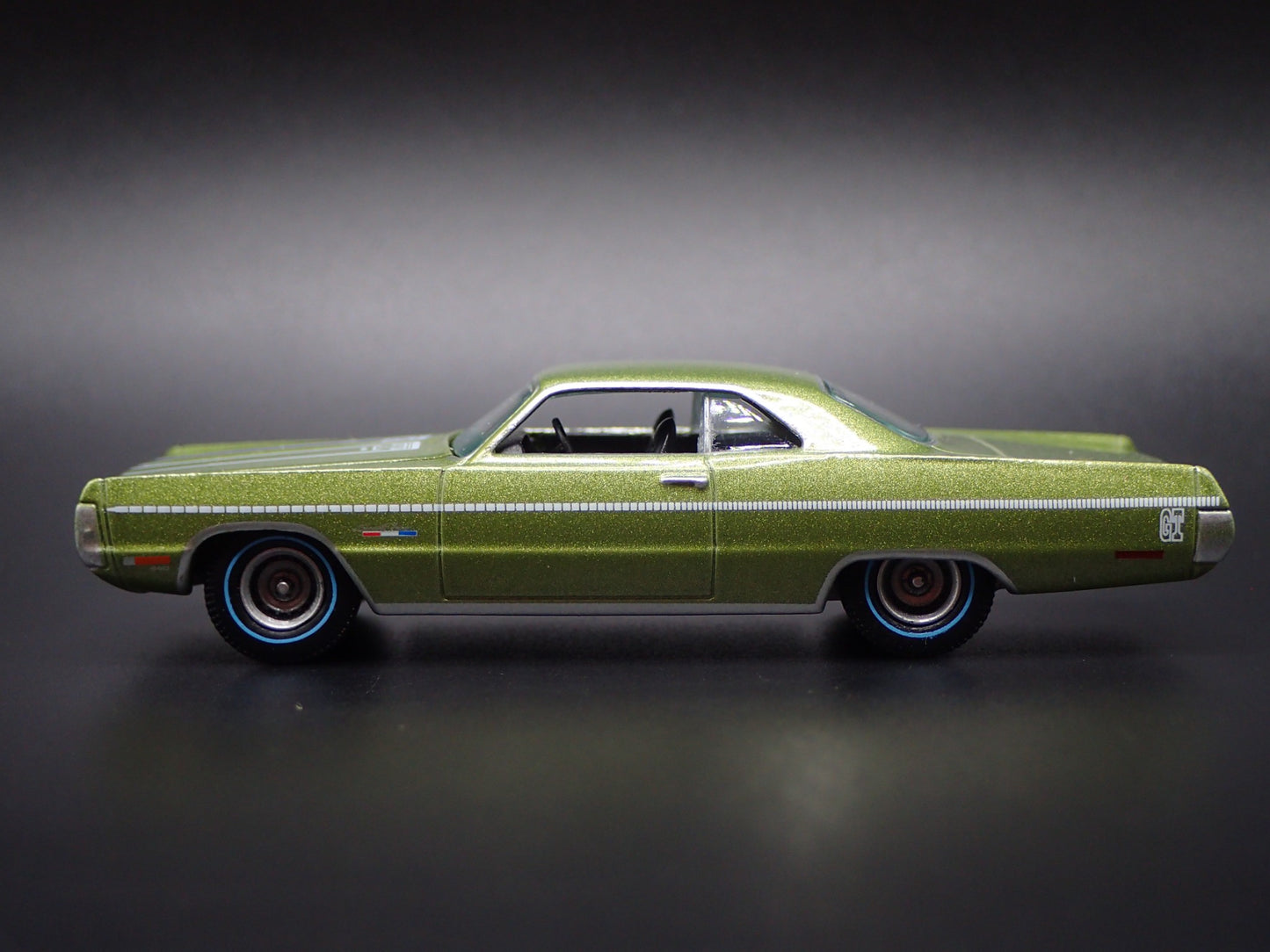 1971 71 PLYMOUTH SPORT FURY GT GREEN 1/64 SCALE DIORAMA DIECAST MODEL CAR