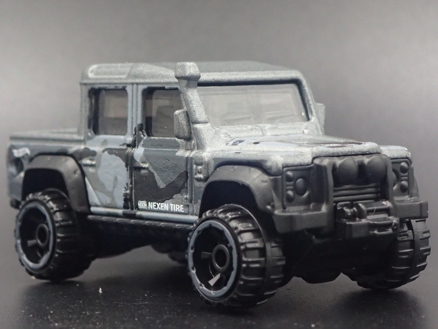 1990-2016 LAND ROVER DEFENDER DOUBLE CAB PICKUP 1/64 SCALE DIECAST MODEL CAR