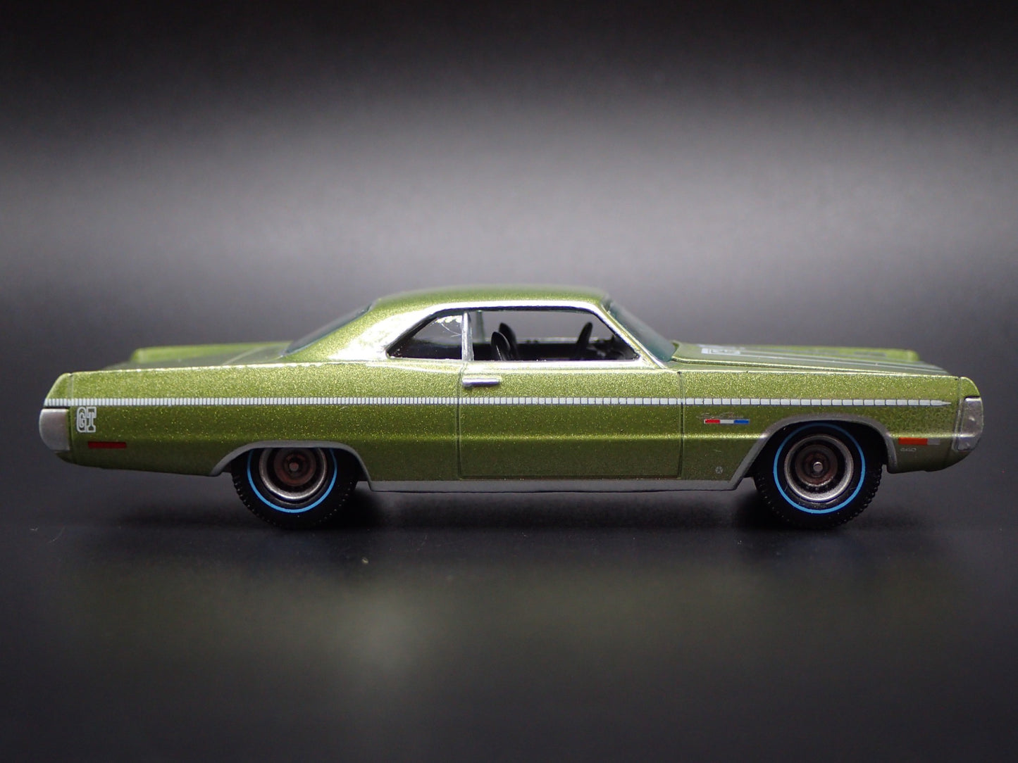 1971 71 PLYMOUTH SPORT FURY GT GREEN 1/64 SCALE DIORAMA DIECAST MODEL CAR