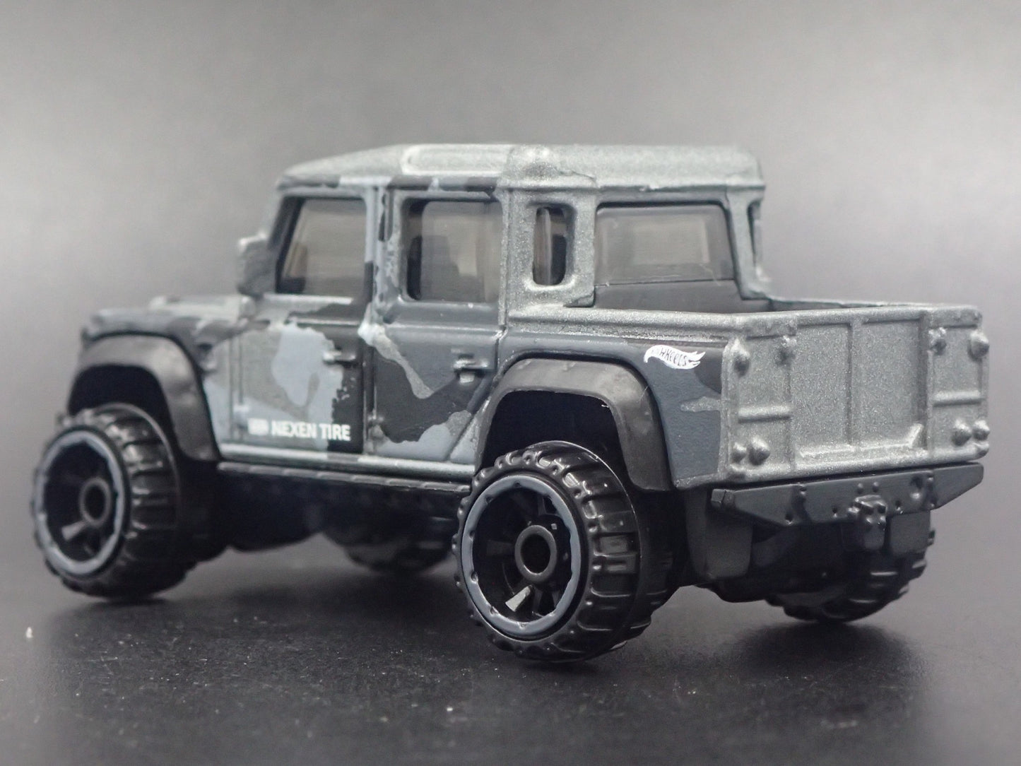 1990-2016 LAND ROVER DEFENDER DOUBLE CAB PICKUP 1/64 SCALE DIECAST MODEL CAR