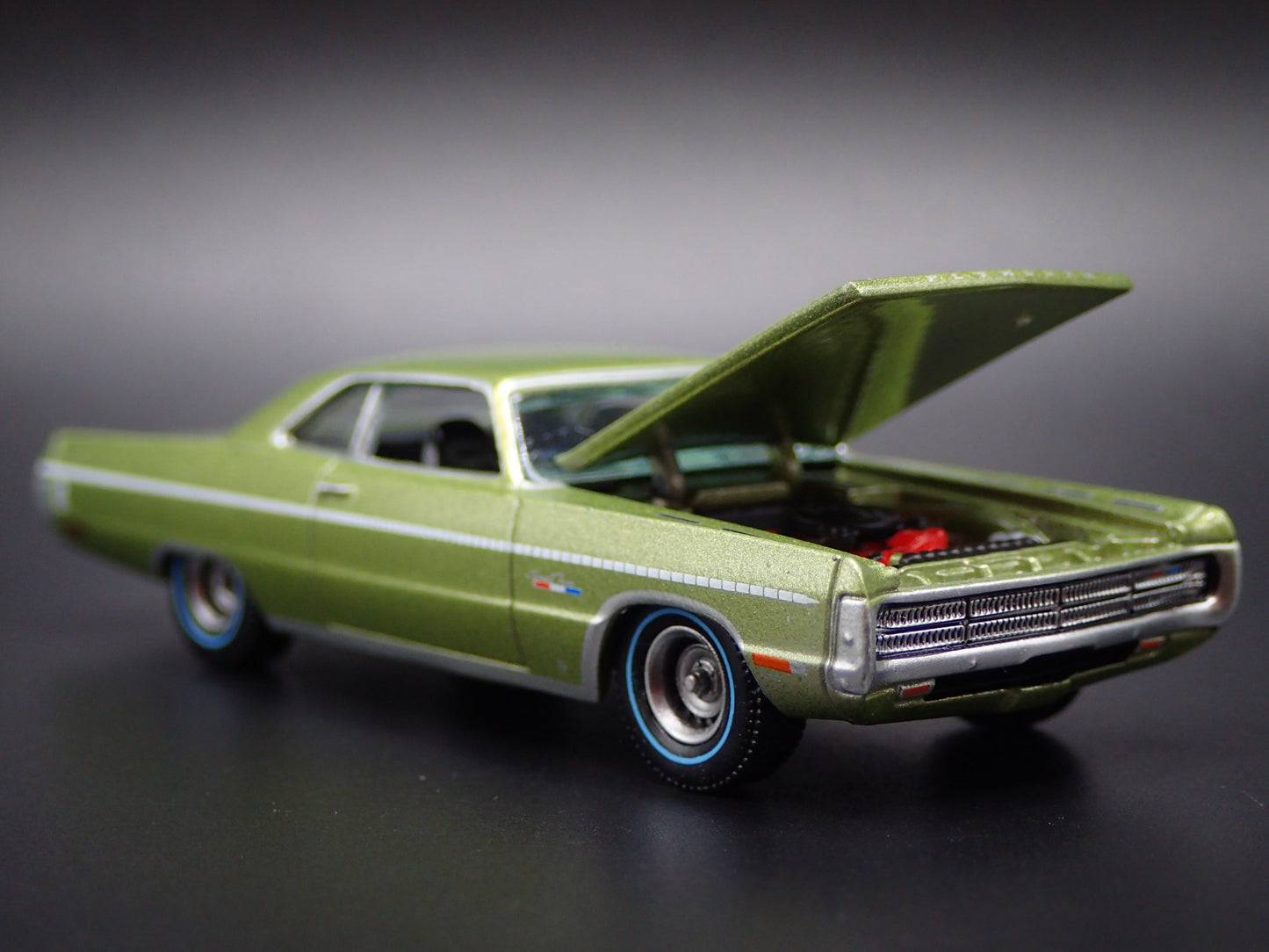 1971 71 PLYMOUTH SPORT FURY GT GREEN 1/64 SCALE DIORAMA DIECAST MODEL CAR