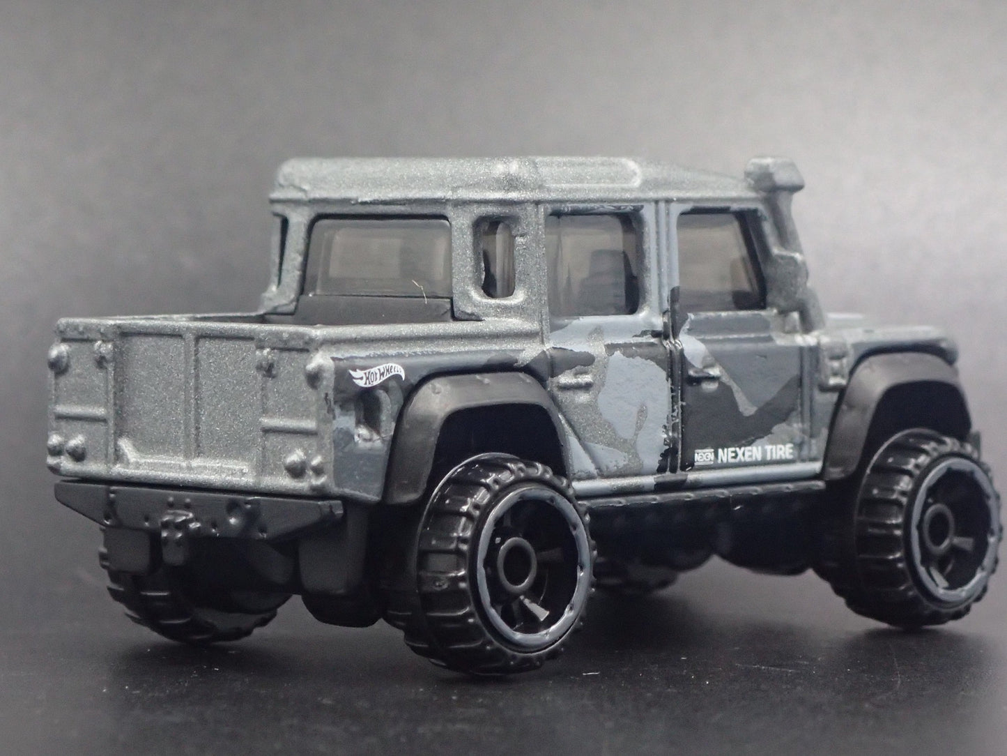 1990-2016 LAND ROVER DEFENDER DOUBLE CAB PICKUP 1/64 SCALE DIECAST MODEL CAR