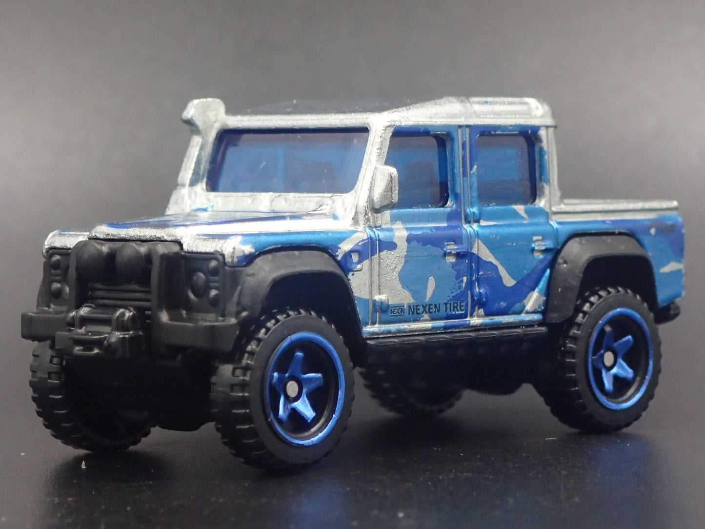 1990-2016 LAND ROVER DEFENDER DOUBLE CAB PICKUP 1/64 SCALE DIECAST MODEL CAR
