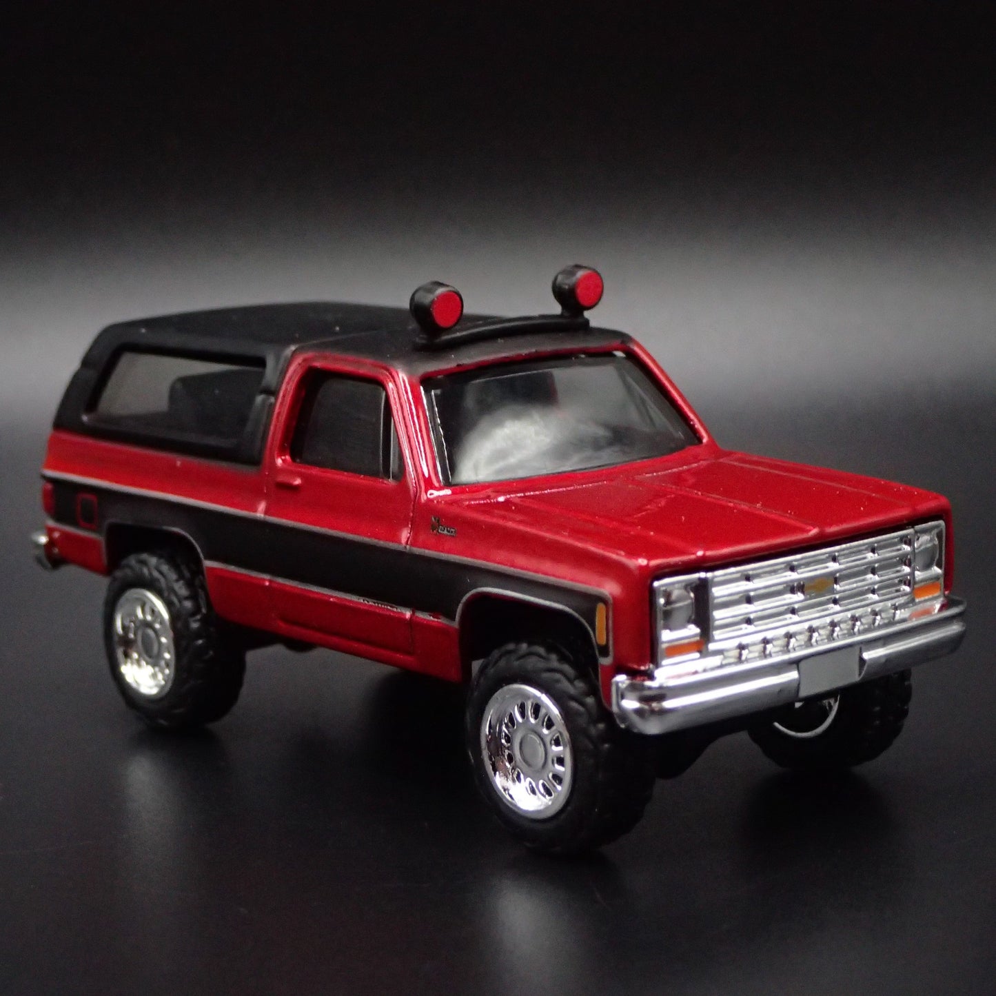 1979 79 CHEVY CHEVROLET K5 BLAZER SQUAREBODY HITCH 1:64 SCALE DIECAST MODEL CAR