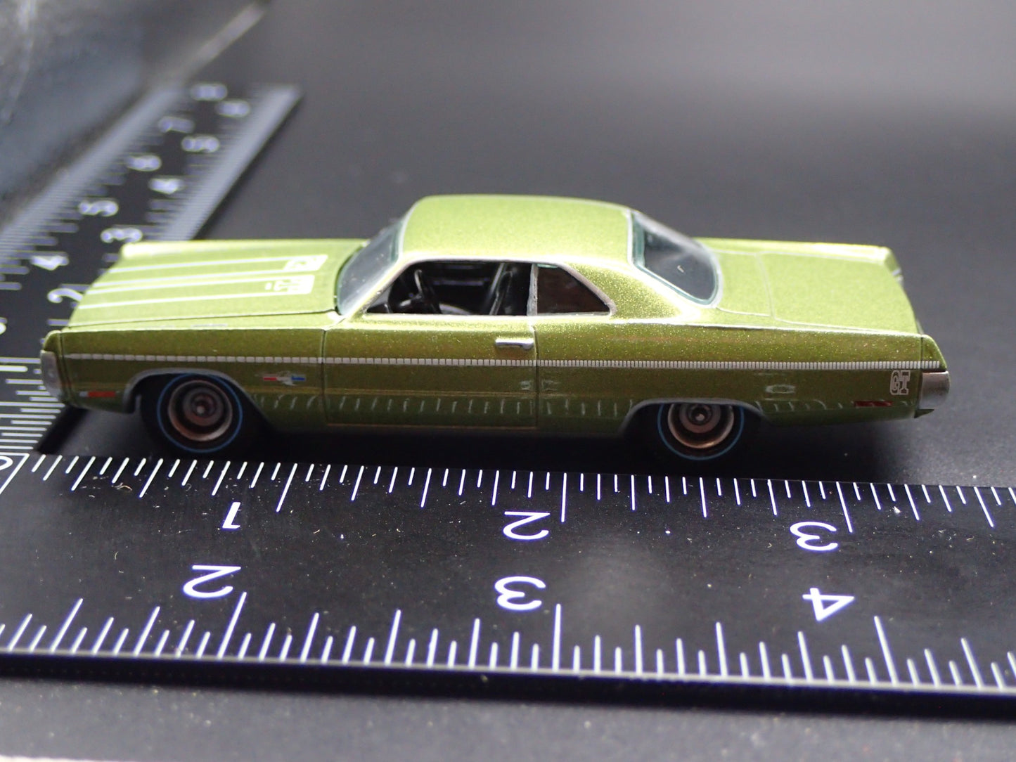 1971 71 PLYMOUTH SPORT FURY GT GREEN 1/64 SCALE DIORAMA DIECAST MODEL CAR