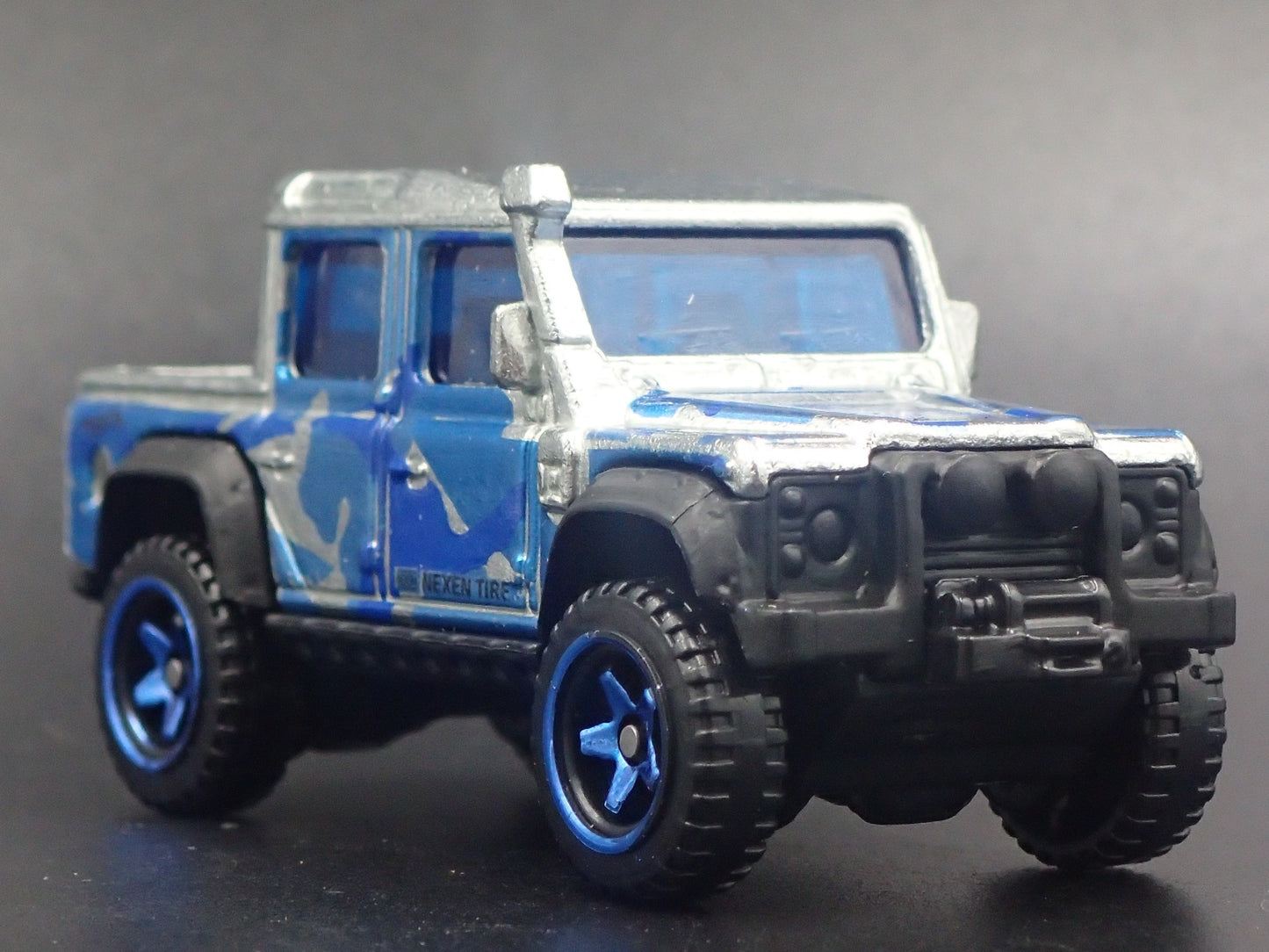 1990-2016 LAND ROVER DEFENDER DOUBLE CAB PICKUP 1/64 SCALE DIECAST MODEL CAR