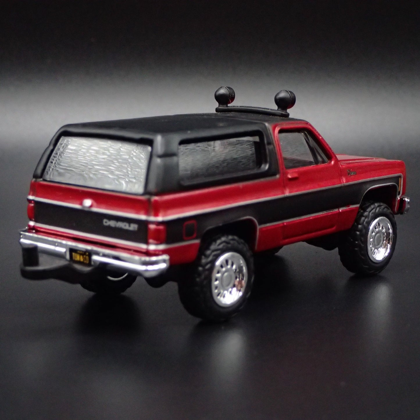 1979 79 CHEVY CHEVROLET K5 BLAZER SQUAREBODY HITCH 1:64 SCALE DIECAST MODEL CAR