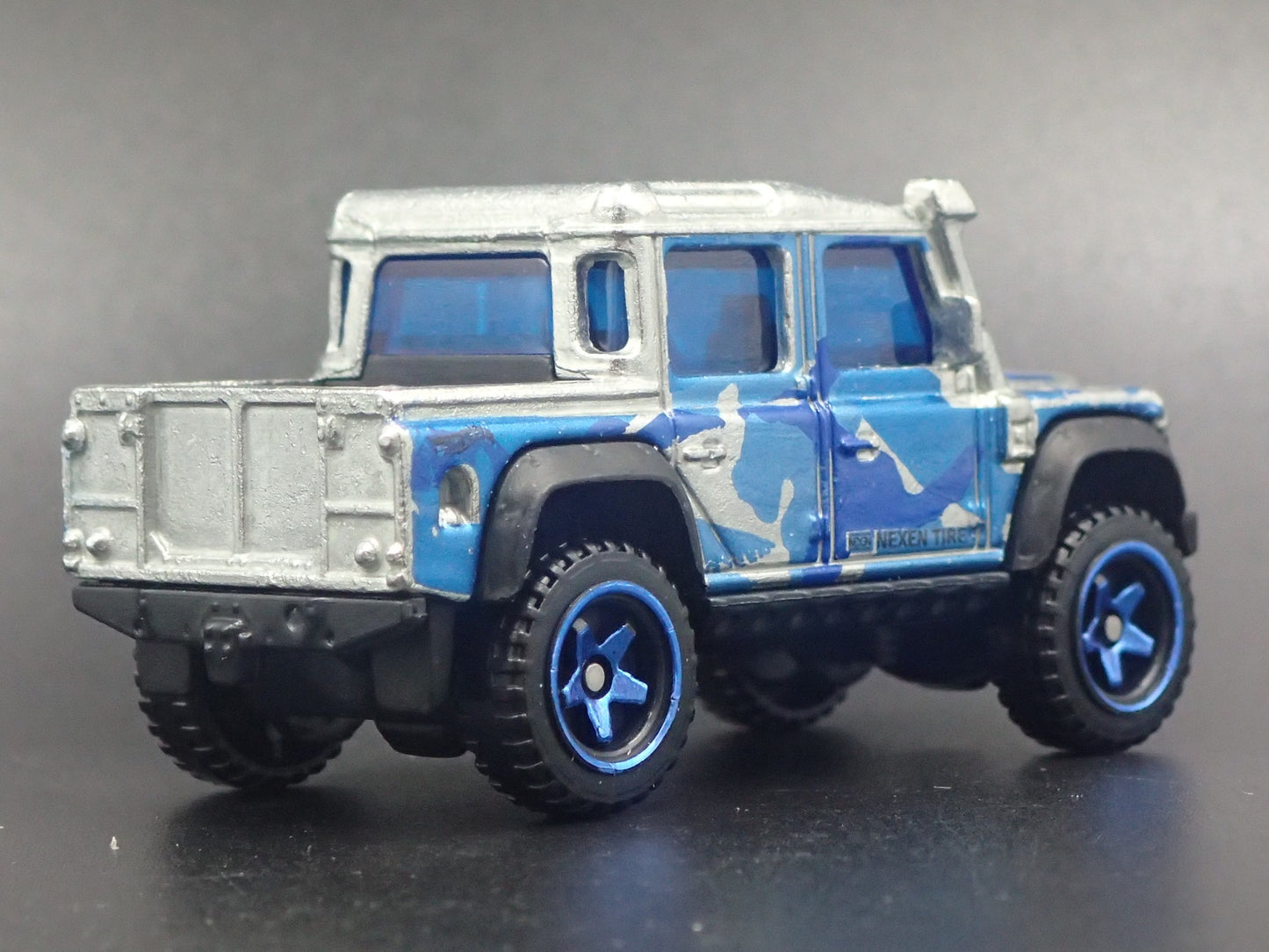 1990-2016 LAND ROVER DEFENDER DOUBLE CAB PICKUP 1/64 SCALE DIECAST MODEL CAR