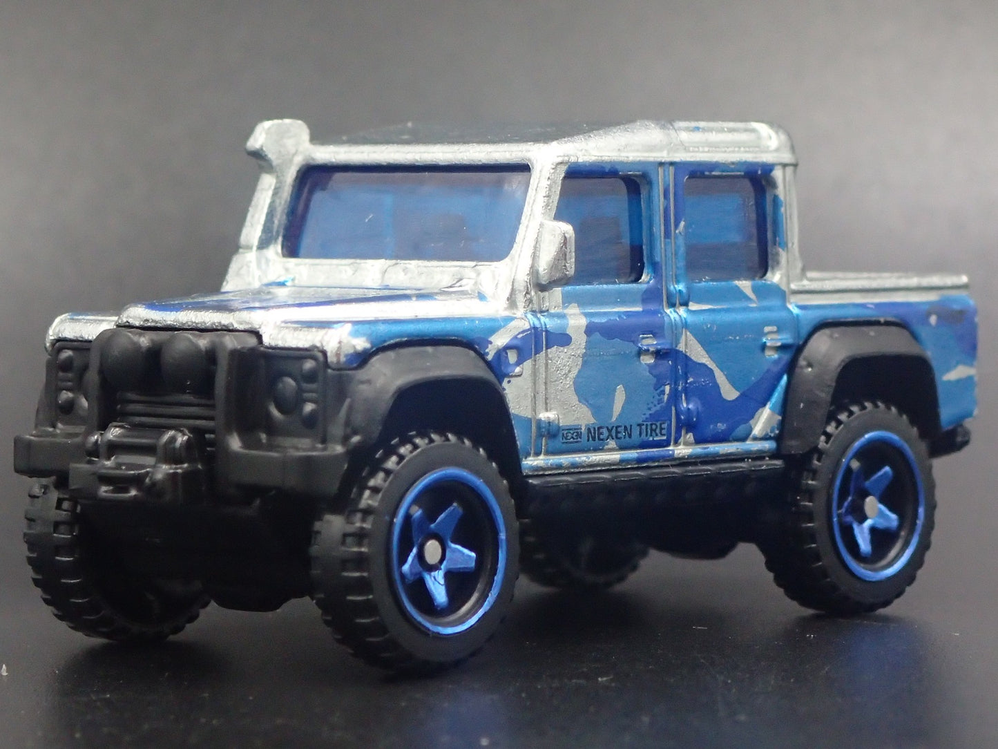 1990-2016 LAND ROVER DEFENDER DOUBLE CAB PICKUP 1/64 SCALE DIECAST MODEL CAR