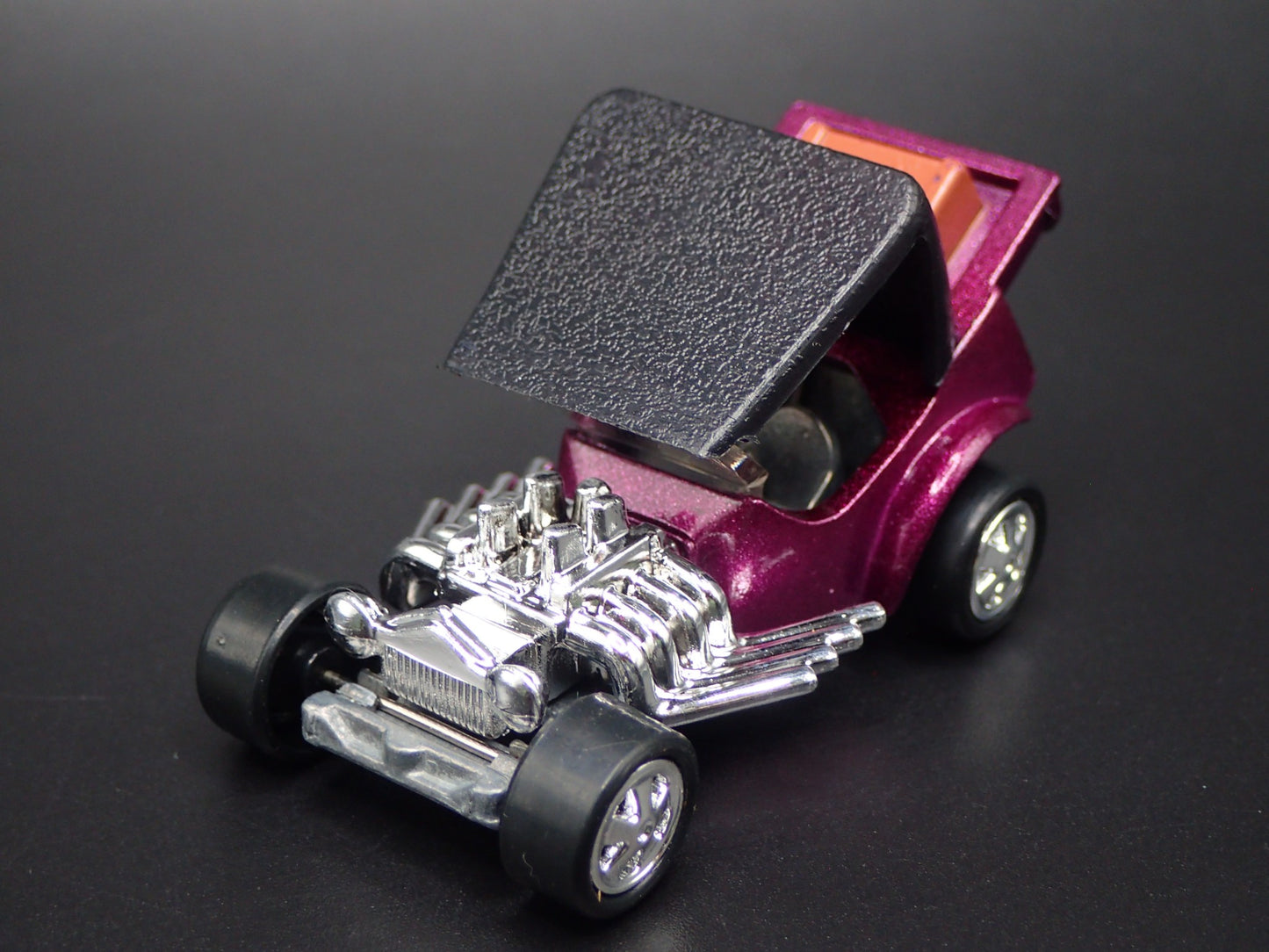FORD ROADSTER CUSTOM HOT ROD TNT PURPLE 1:64 SCALE DIORAMA DIECAST MODEL CAR