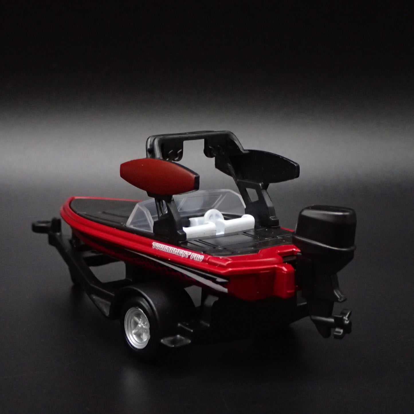 SKI BOAT ON TRAILER w/ HITCH 1:64 SCALE DIORAMA COLLECTIBLE DIECAST MODEL BOAT