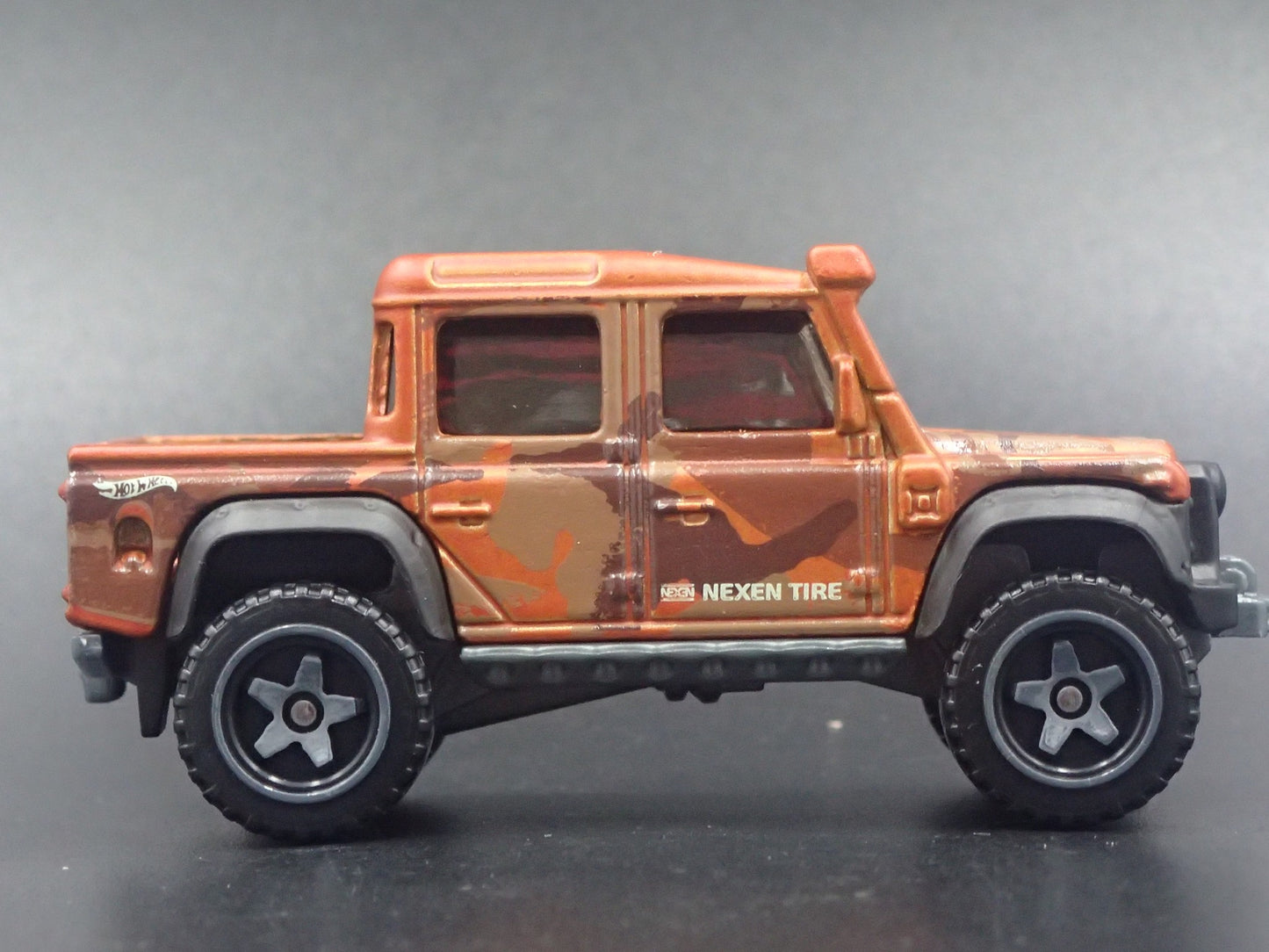 1990-2016 LAND ROVER DEFENDER DOUBLE CAB PICKUP 1/64 SCALE DIECAST MODEL CAR