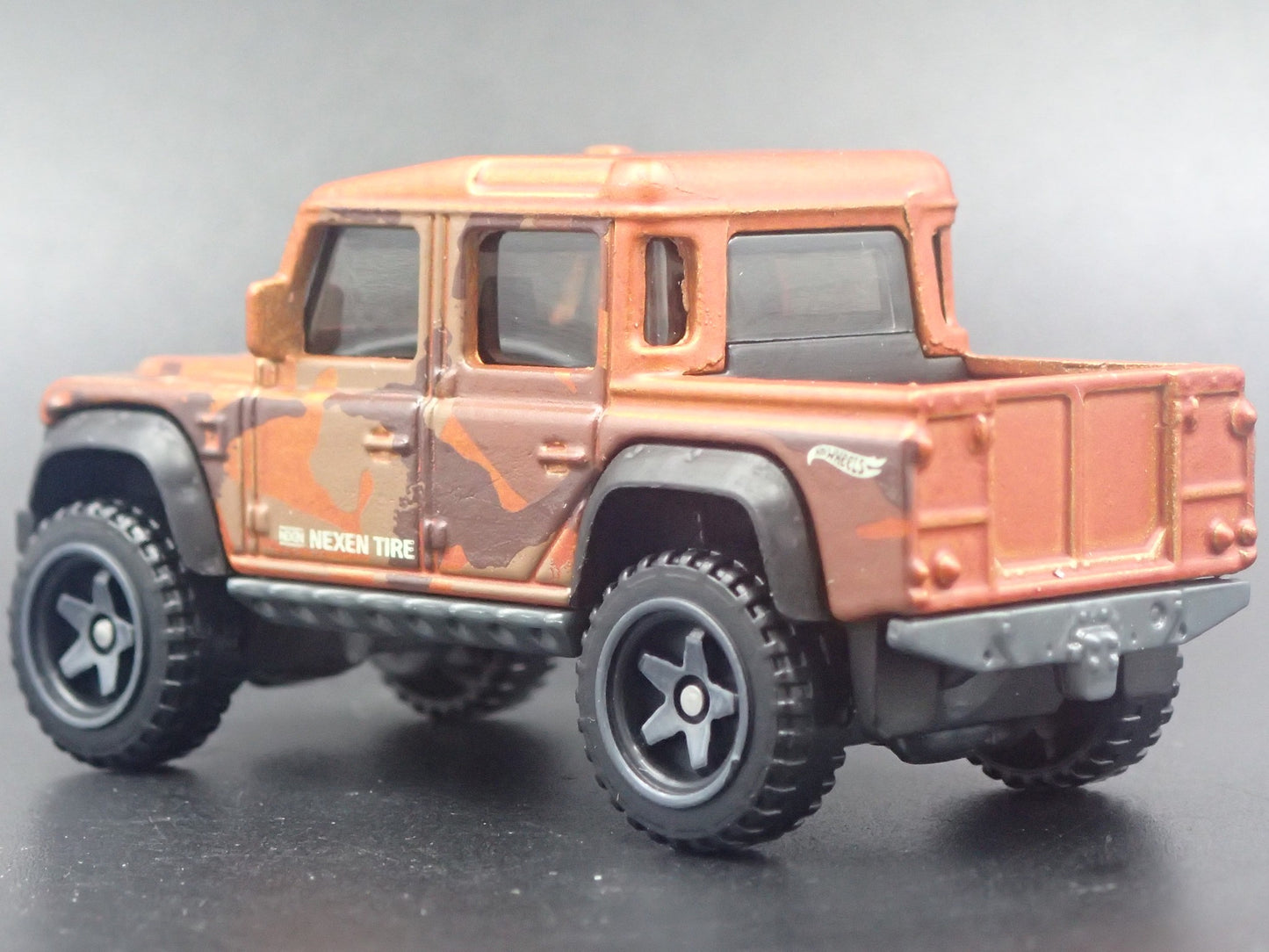 1990-2016 LAND ROVER DEFENDER DOUBLE CAB PICKUP 1/64 SCALE DIECAST MODEL CAR