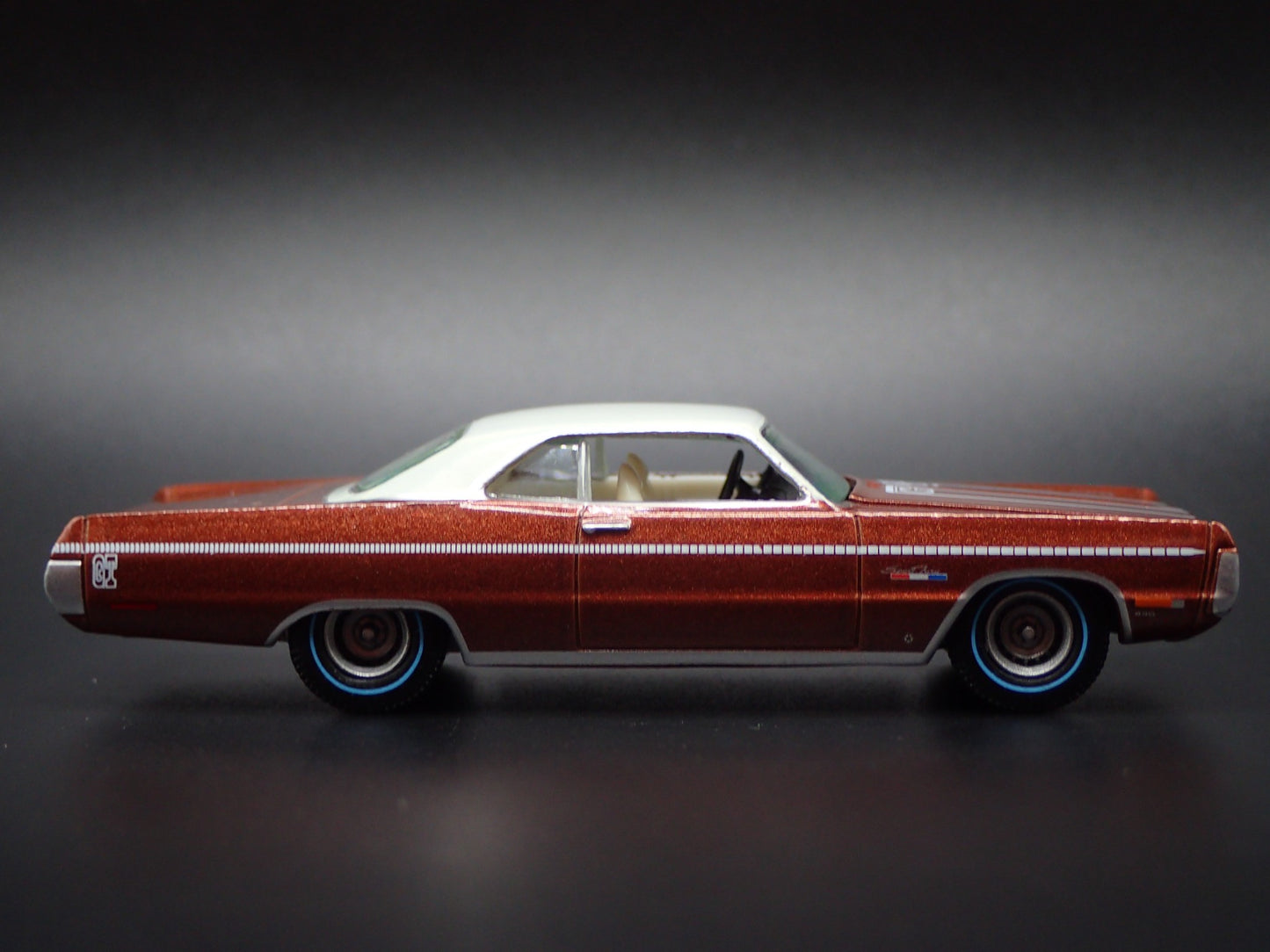 1971 71 PLYMOUTH SPORT FURY GT BRONZE 1/64 SCALE DIORAMA DIECAST MODEL CAR