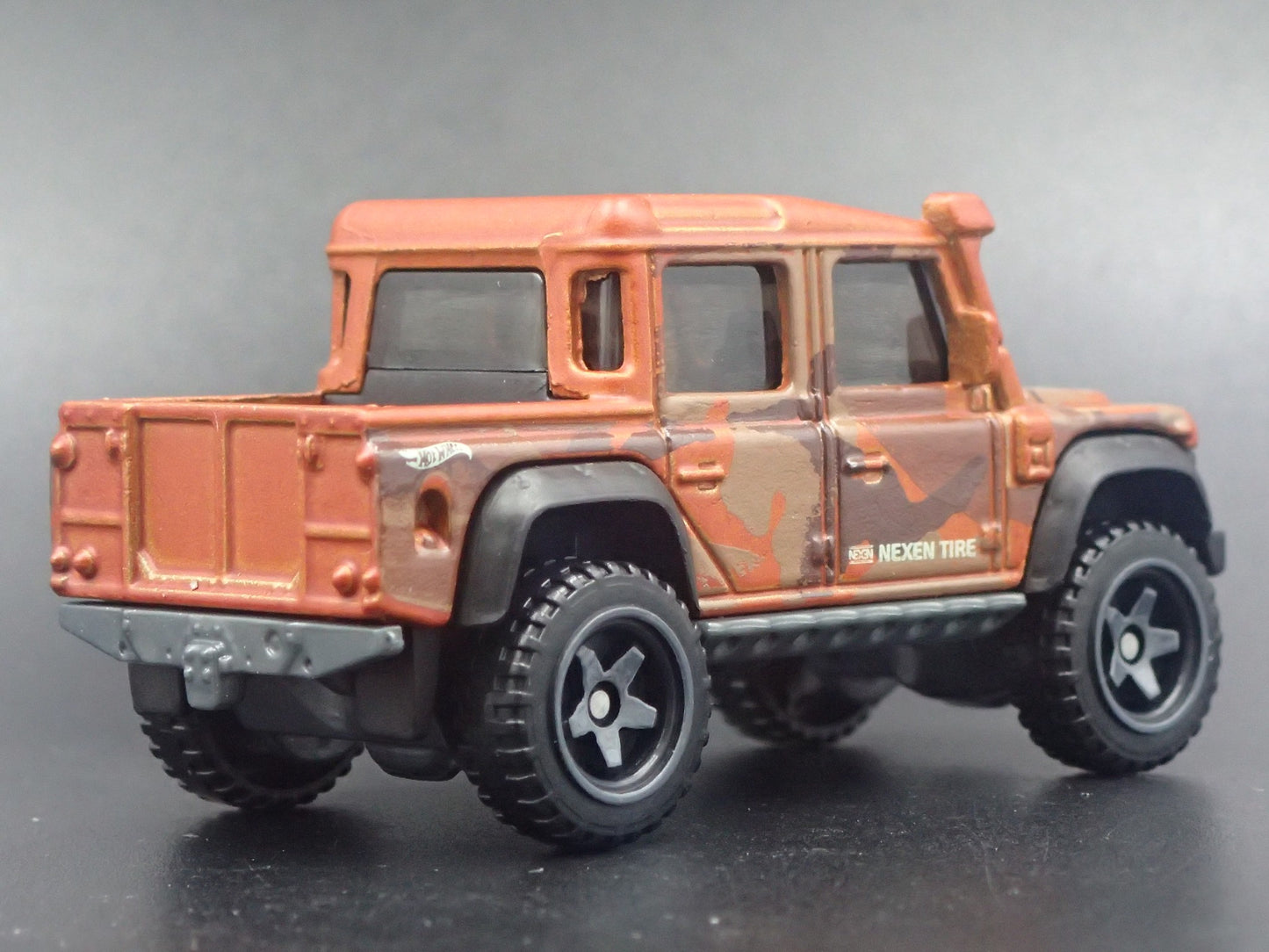1990-2016 LAND ROVER DEFENDER DOUBLE CAB PICKUP 1/64 SCALE DIECAST MODEL CAR