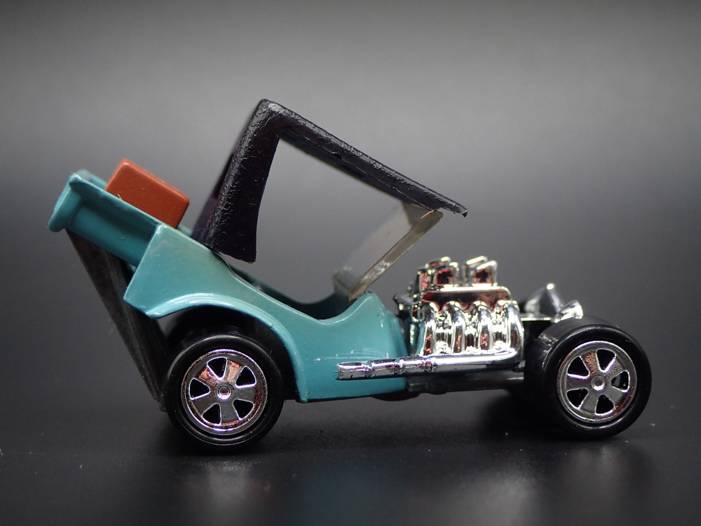 FORD ROADSTER CUSTOM HOT ROD TNT BLUE 1:64 SCALE DIORAMA DIECAST MODEL CAR