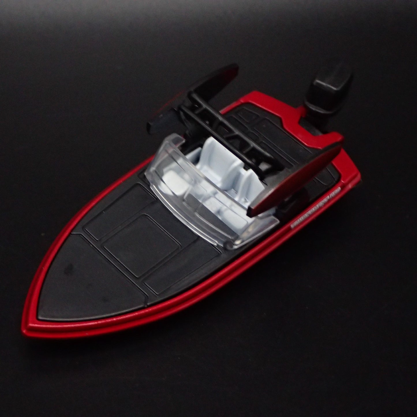 SKI BOAT ON TRAILER w/ HITCH 1:64 SCALE DIORAMA COLLECTIBLE DIECAST MODEL BOAT